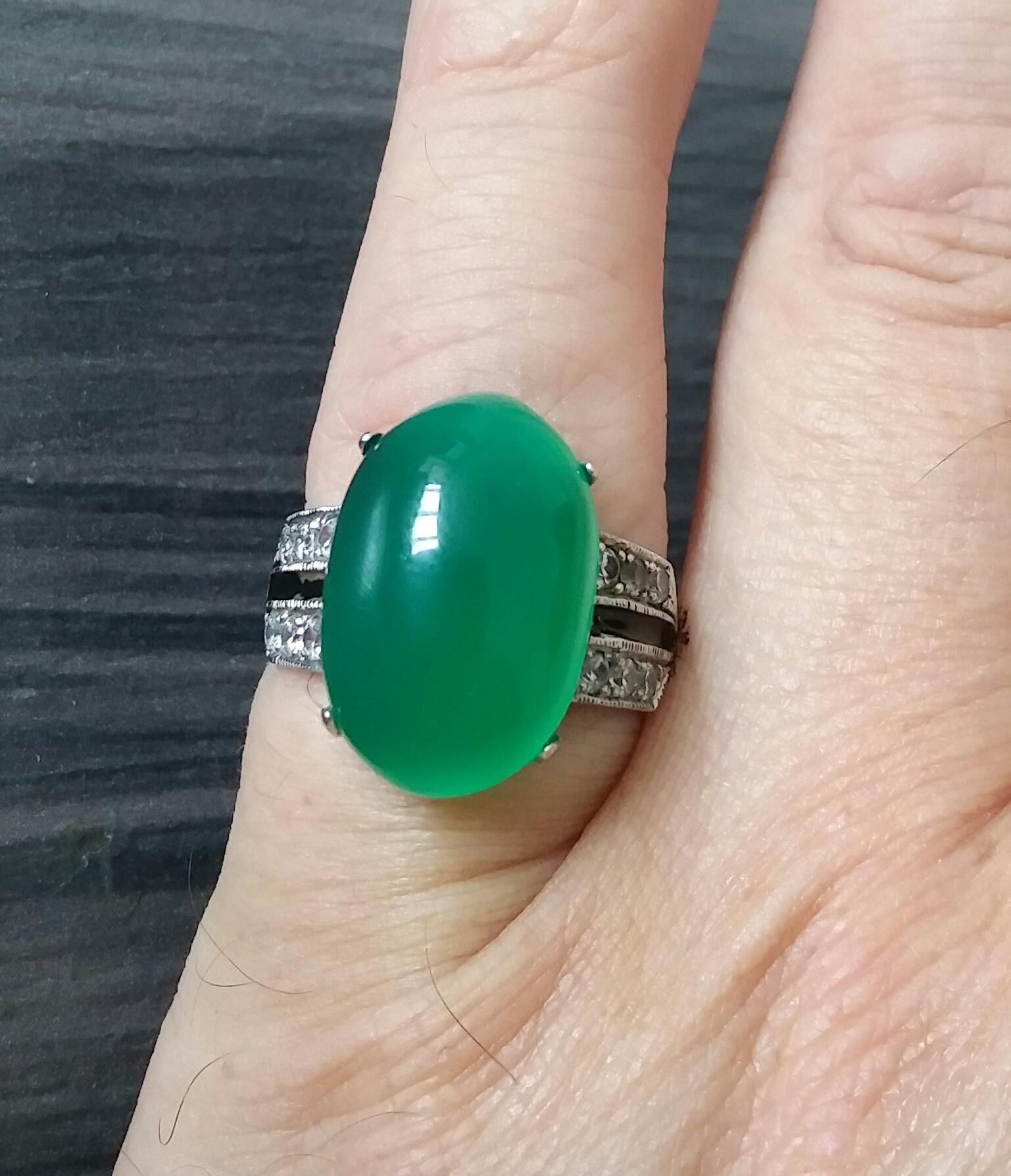Art Deco Style Natural Green Onyx Cab Gold Diamonds Black Enamel Cocktail Ring For Sale 3