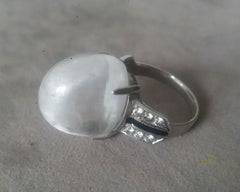 Art Deco Stil Natürlicher Quarz Oval Cab Gold Diamanten Schwarz Emaille Cocktail-Ring