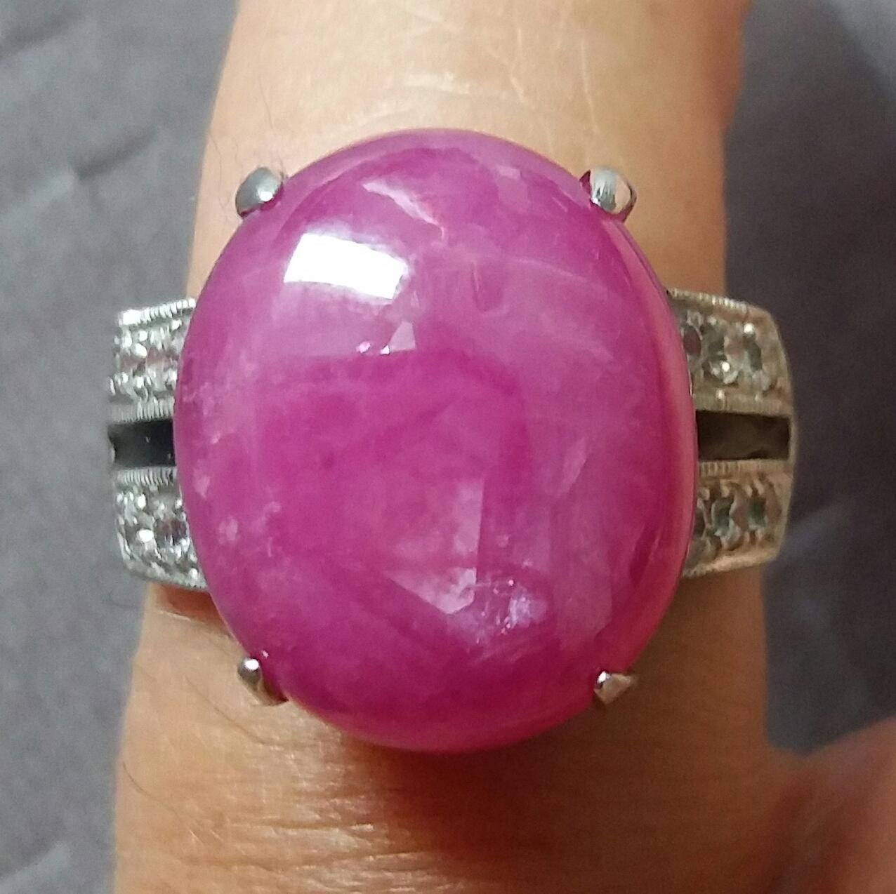 Art Deco Style Natural Ruby Oval Cab Gold Diamonds Black Enamel Cocktail Ring In Good Condition For Sale In Bangkok, TH