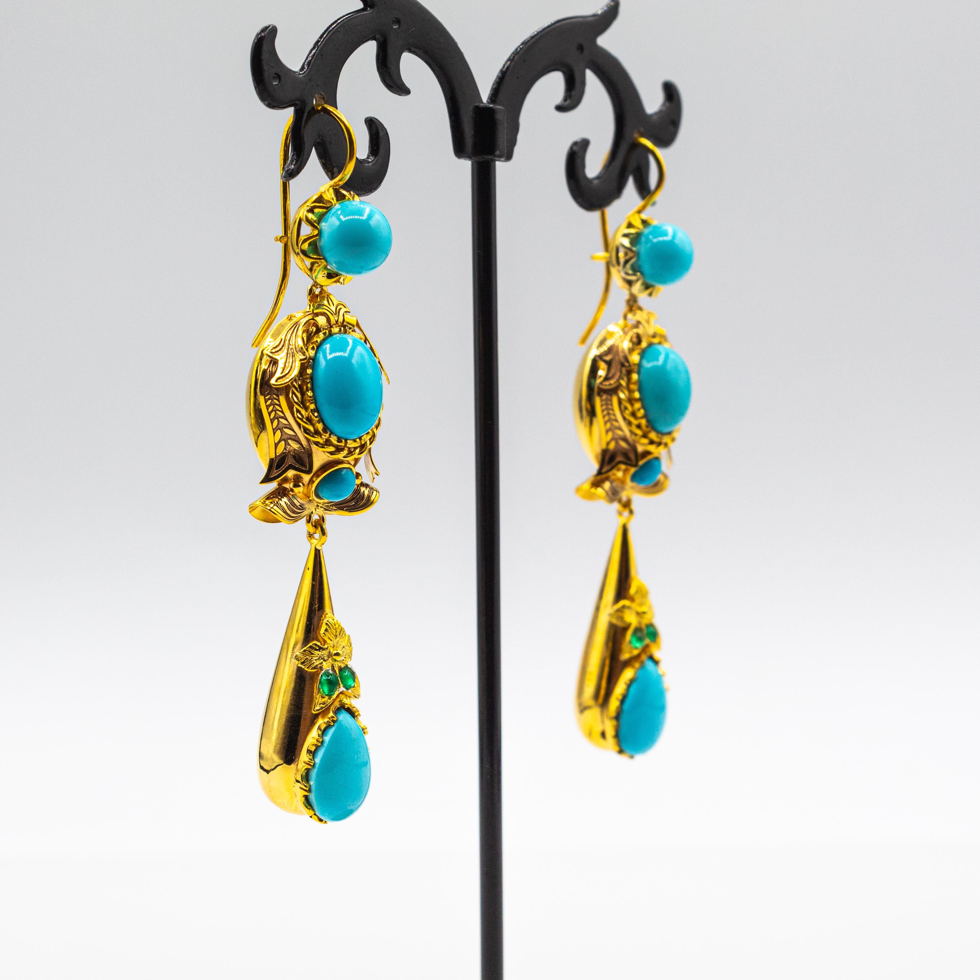 Art déco Boucles d'oreilles en or jaune de style Art Déco Turquoise Naturelle Moder Emeraude taille ronde en vente