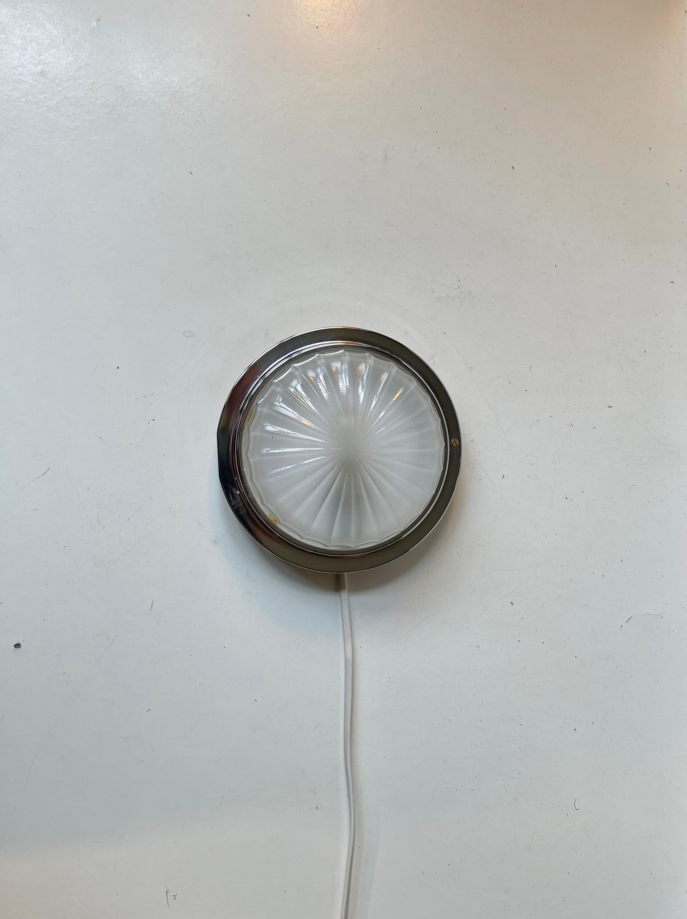 Aplique de Pared Barco Náutico Estilo Art Decó con Cristal Sunburst mediados del siglo XX en venta