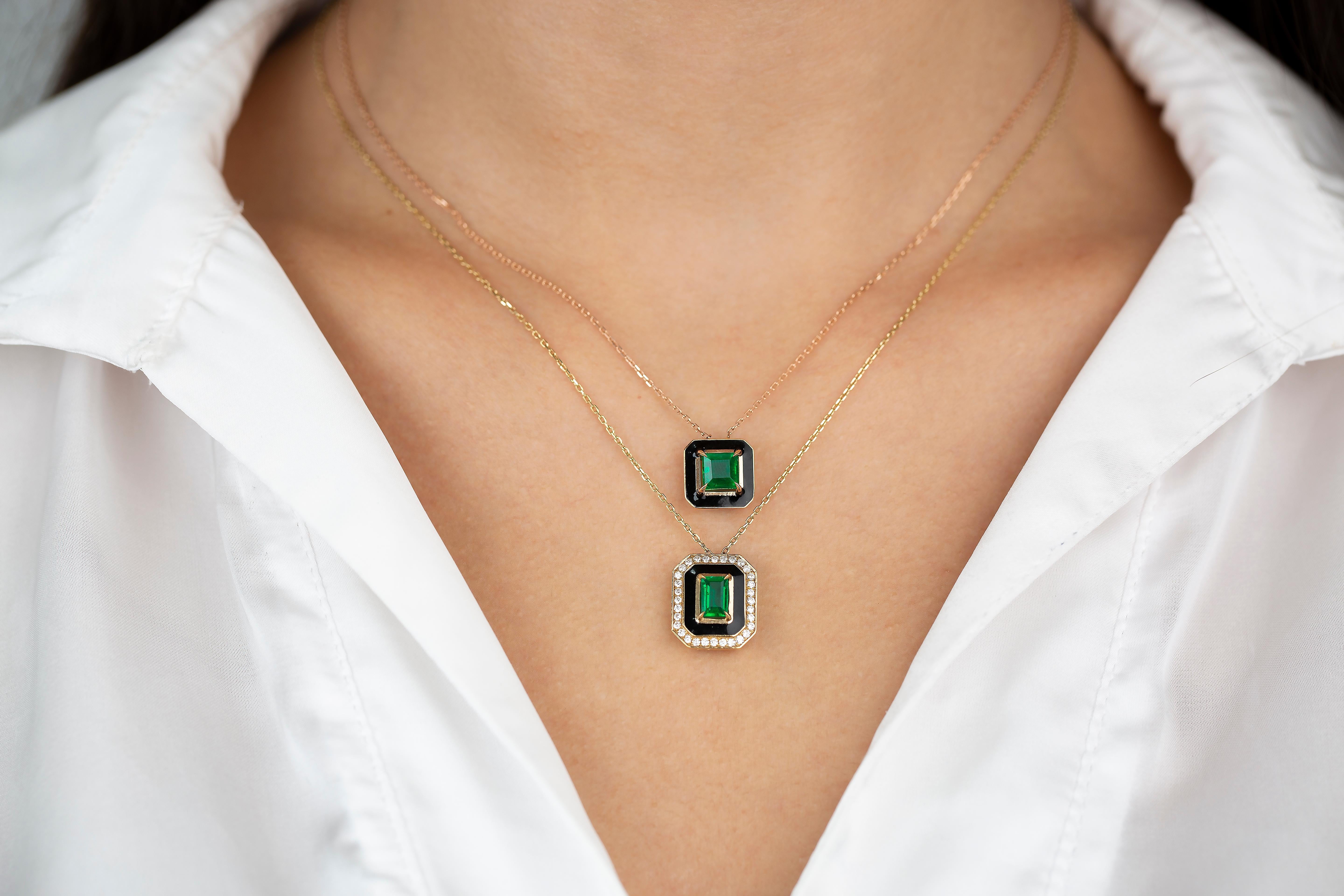 Women's or Men's Art Deco Style Necklace 1.20 Ct Emerald Stone 14K Rose Gold Necklace For Sale