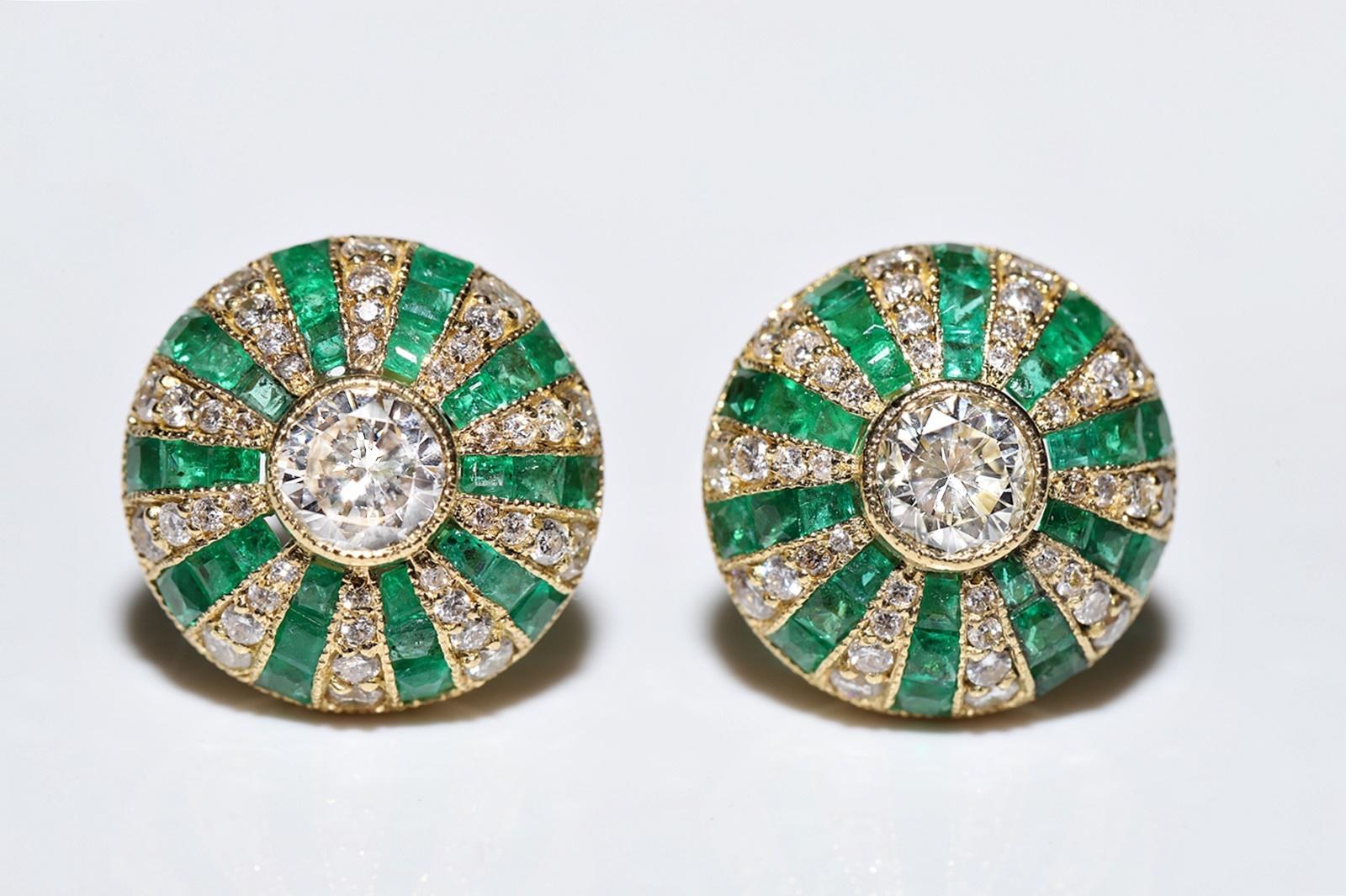 New Made 18k Gold Natural Diamond And Caliber Emerald Earring For Sale 6
