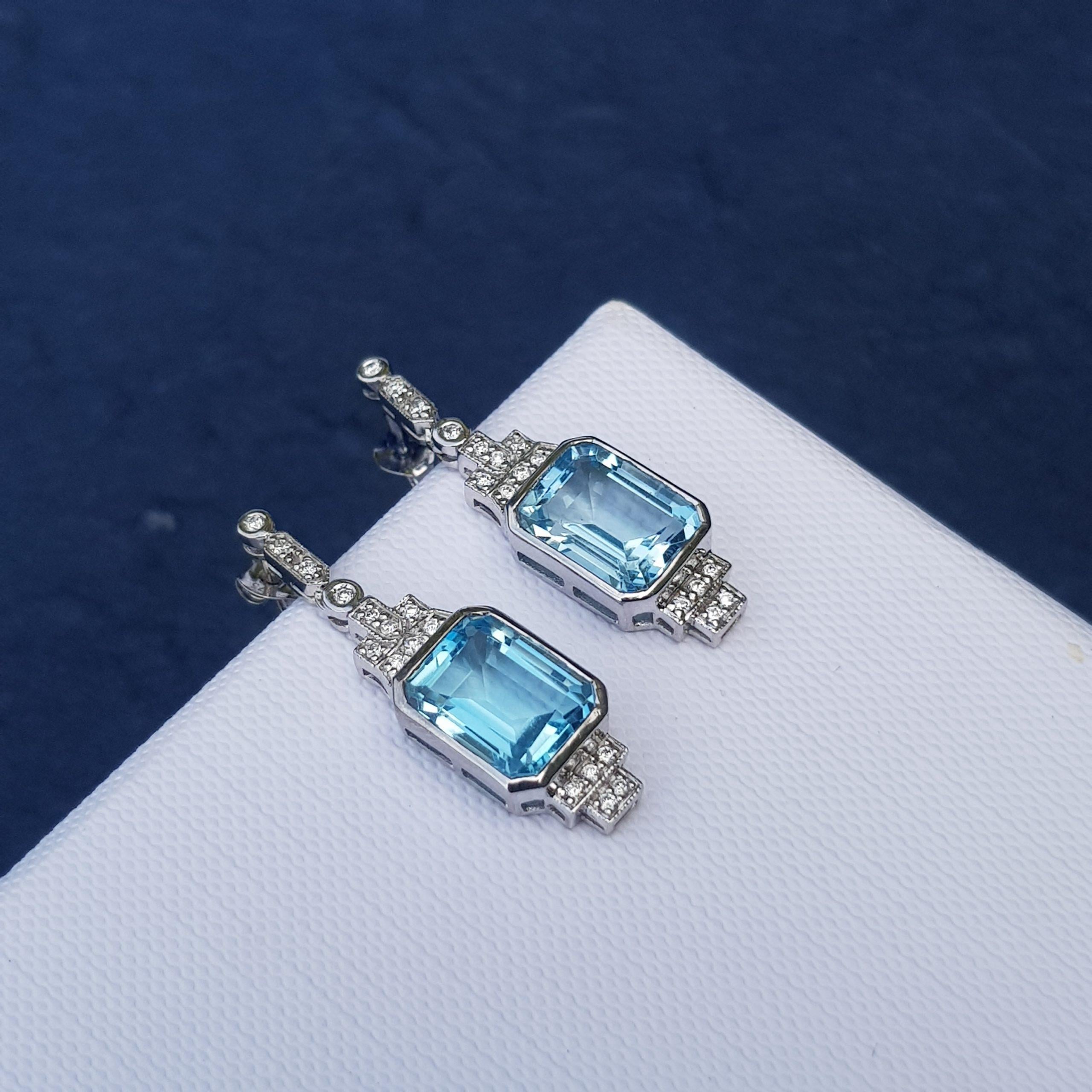 Boucles d'oreilles Art Déco en or blanc avec topaze bleue taillée en octogone et diamant Neuf - En vente à Oakton, VA