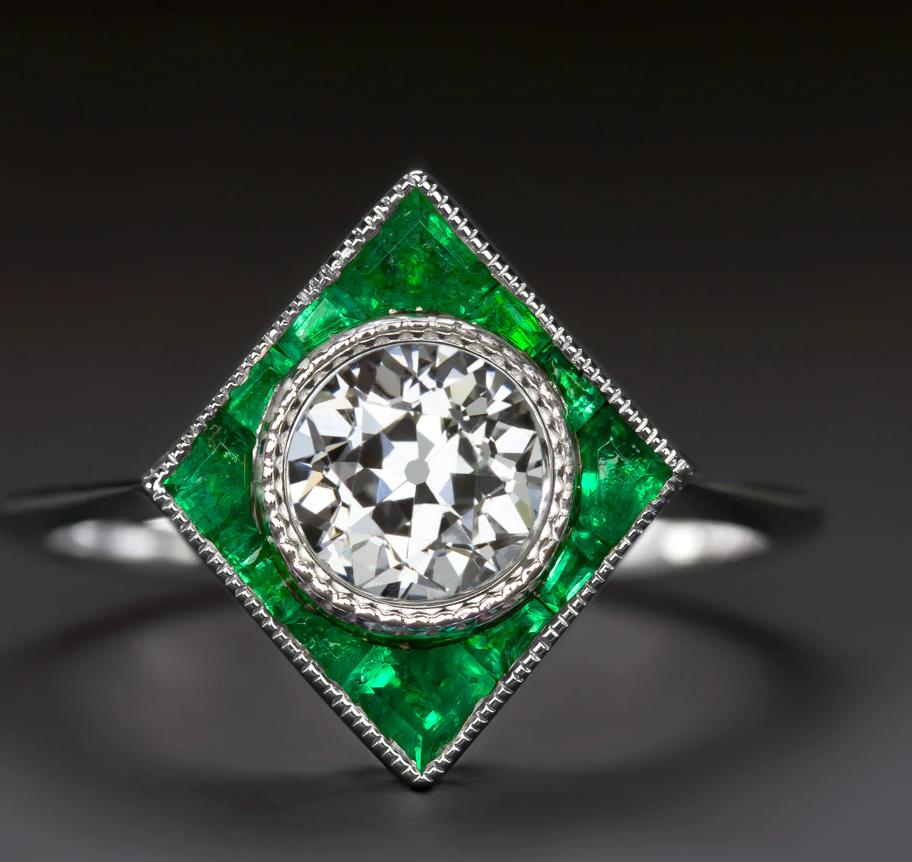 Art Deco Style Old Mine Cut Green Emeralds Cocktail Ring In New Condition For Sale In Rome, IT
