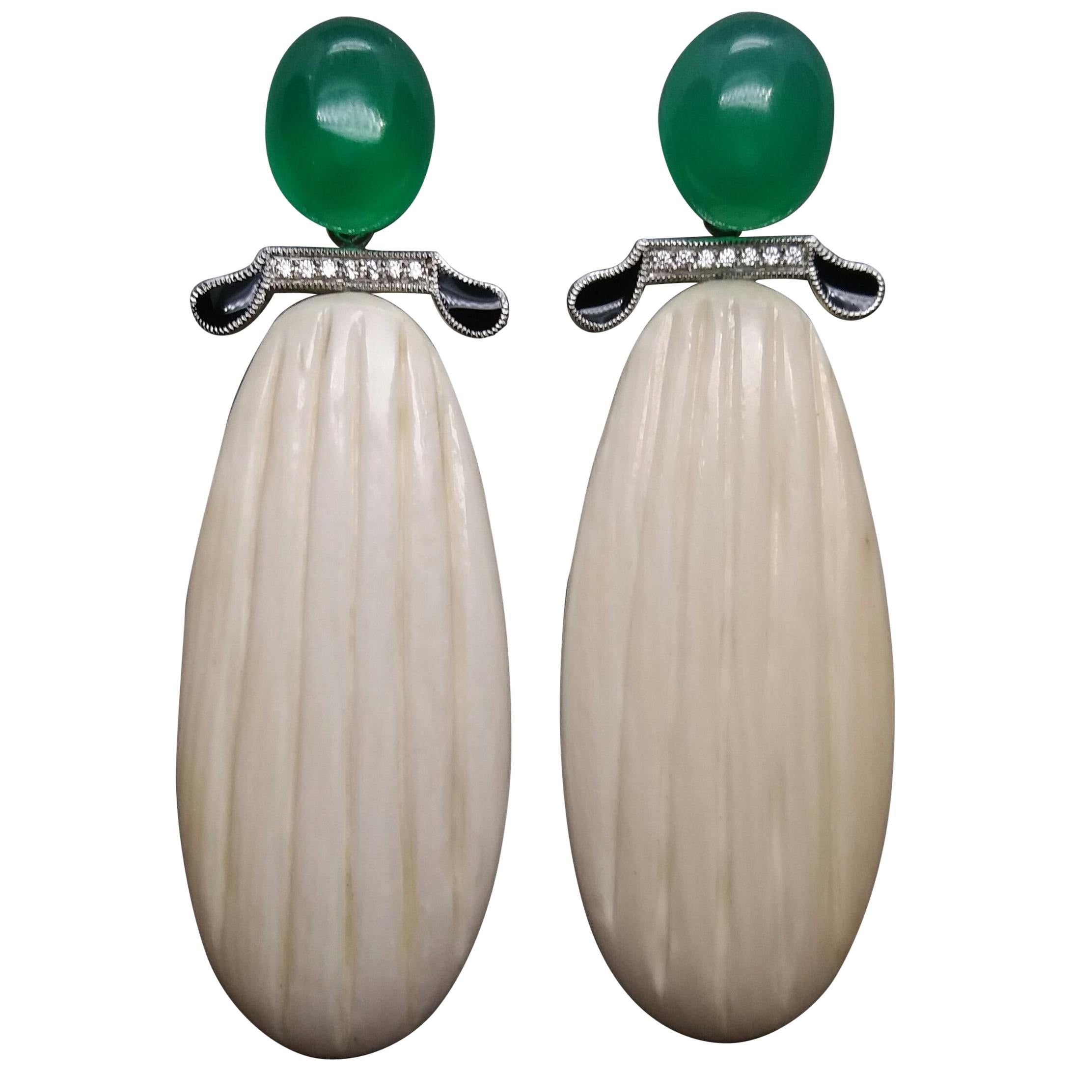 Pendientes Gotas Ónix Cabujón Oro Diamantes Esmalte Negro Hueso de Mamut Estilo Art Déco