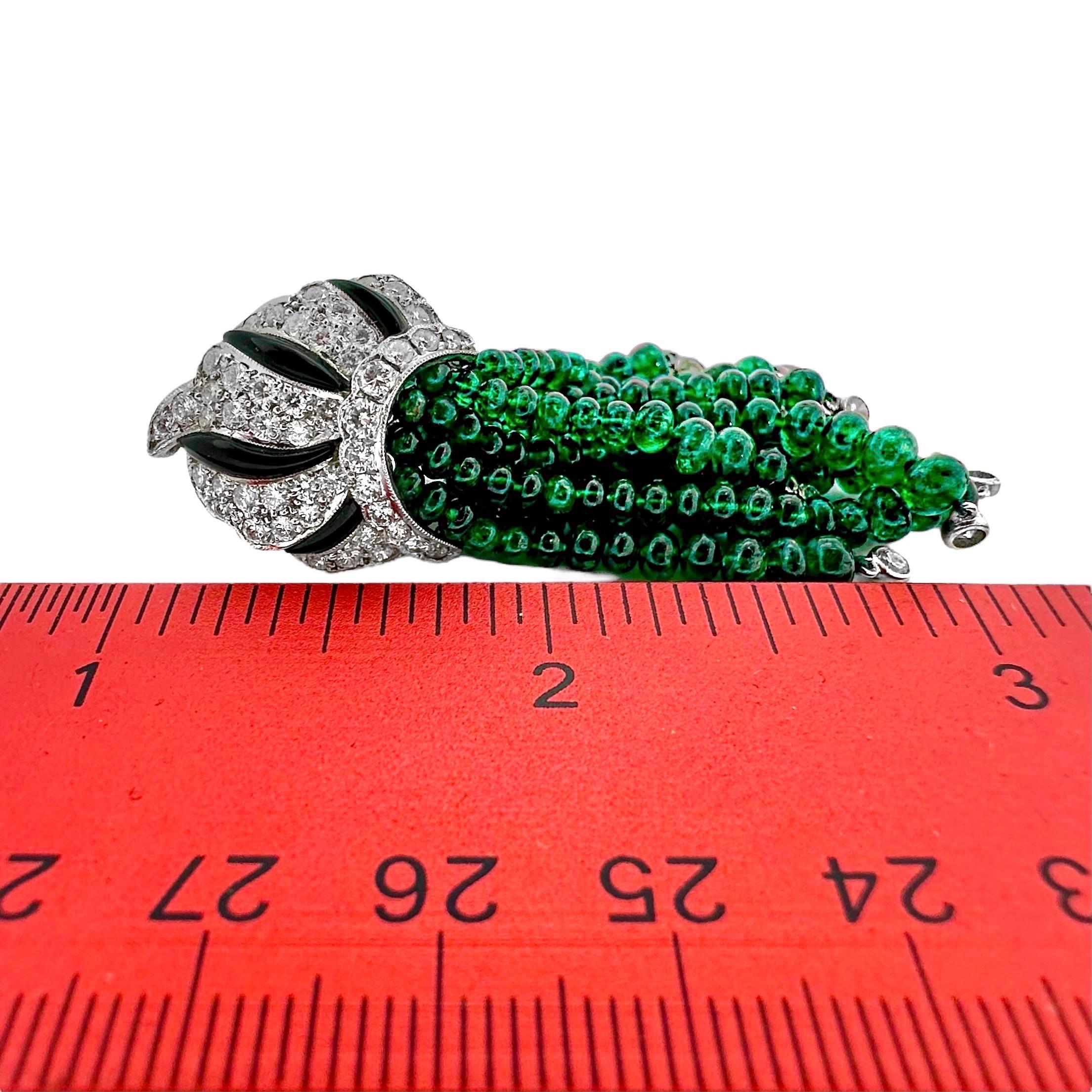 Ohrhänger im Art-Déco-Stil, Onyx, Diamant und Smaragdperlen in Platin & 18K (Brillantschliff) im Angebot