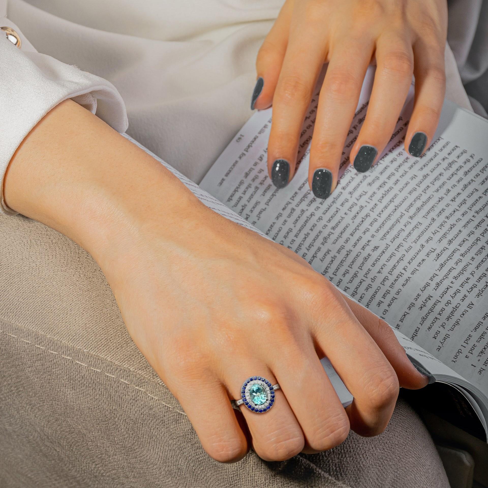 Art Deco Stil Oval Blauer Topas Blauer Saphir Diamant Double Halo Weißgold Ring für Damen oder Herren im Angebot
