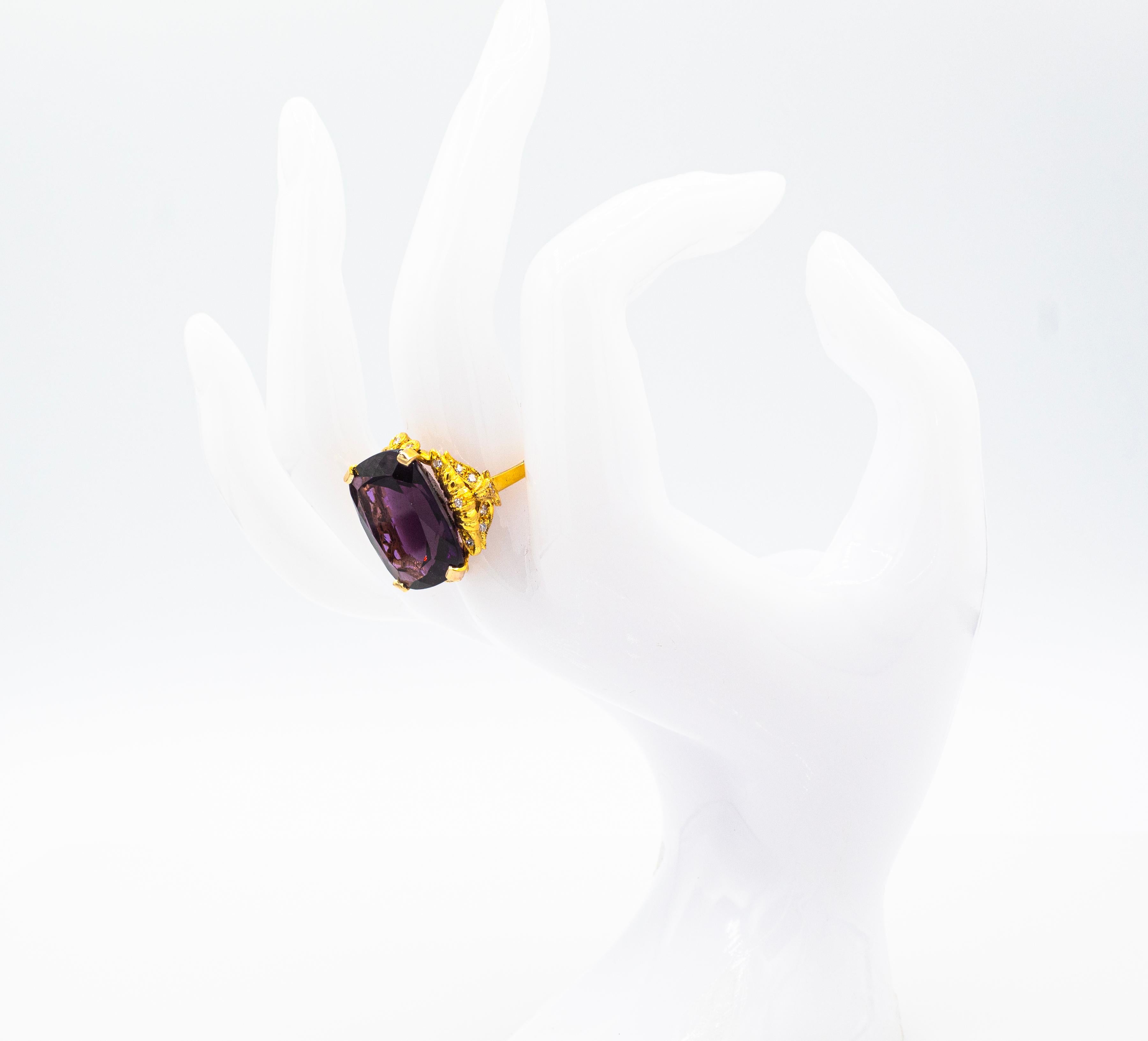 Art Deco Style Oval Cut Amethyst White Diamond Yellow Gold Cocktail Ring en venta 2