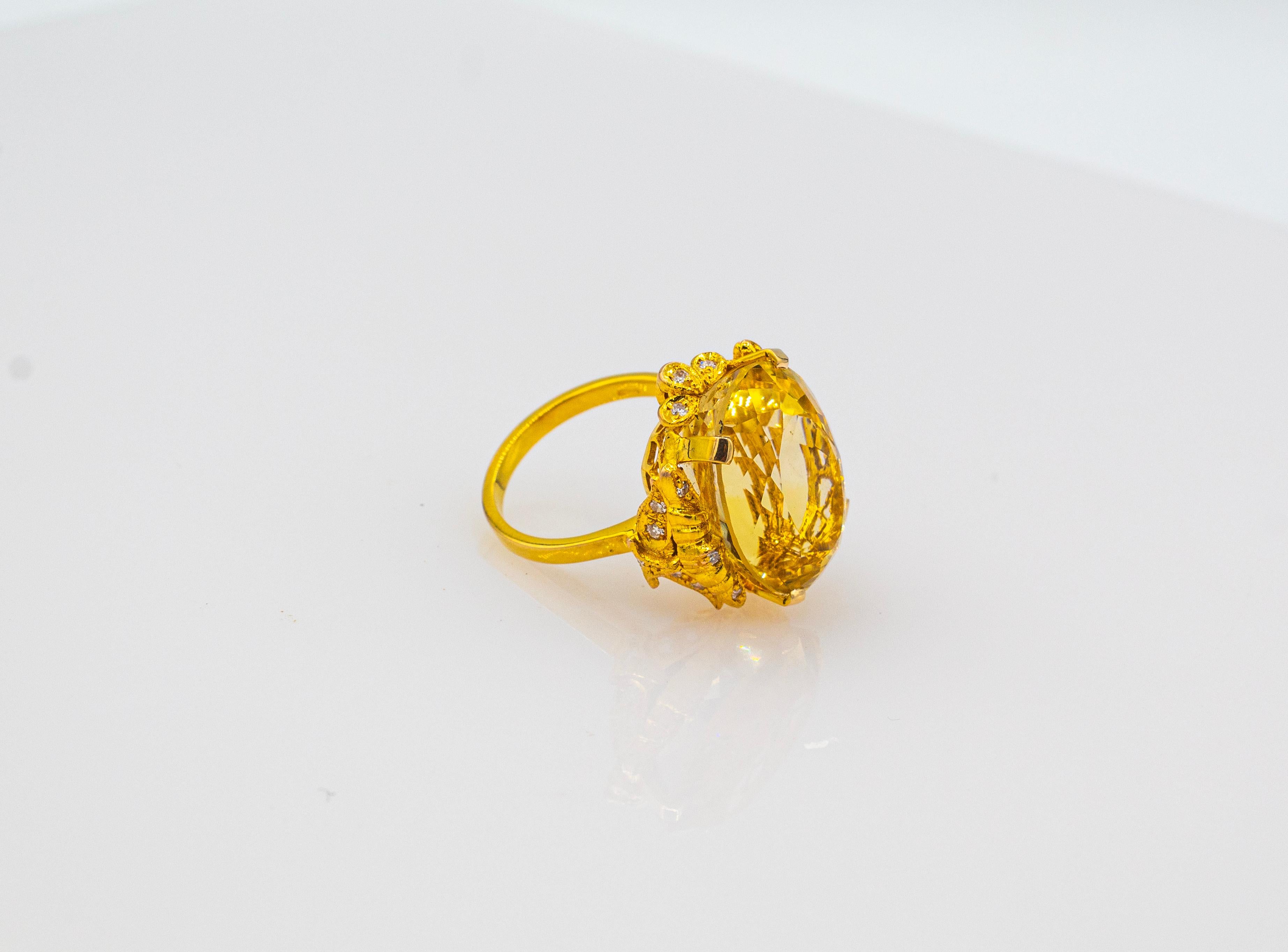 Bague cocktail de style Art déco en or jaune avec citrine ovale et diamants blancs en vente 5