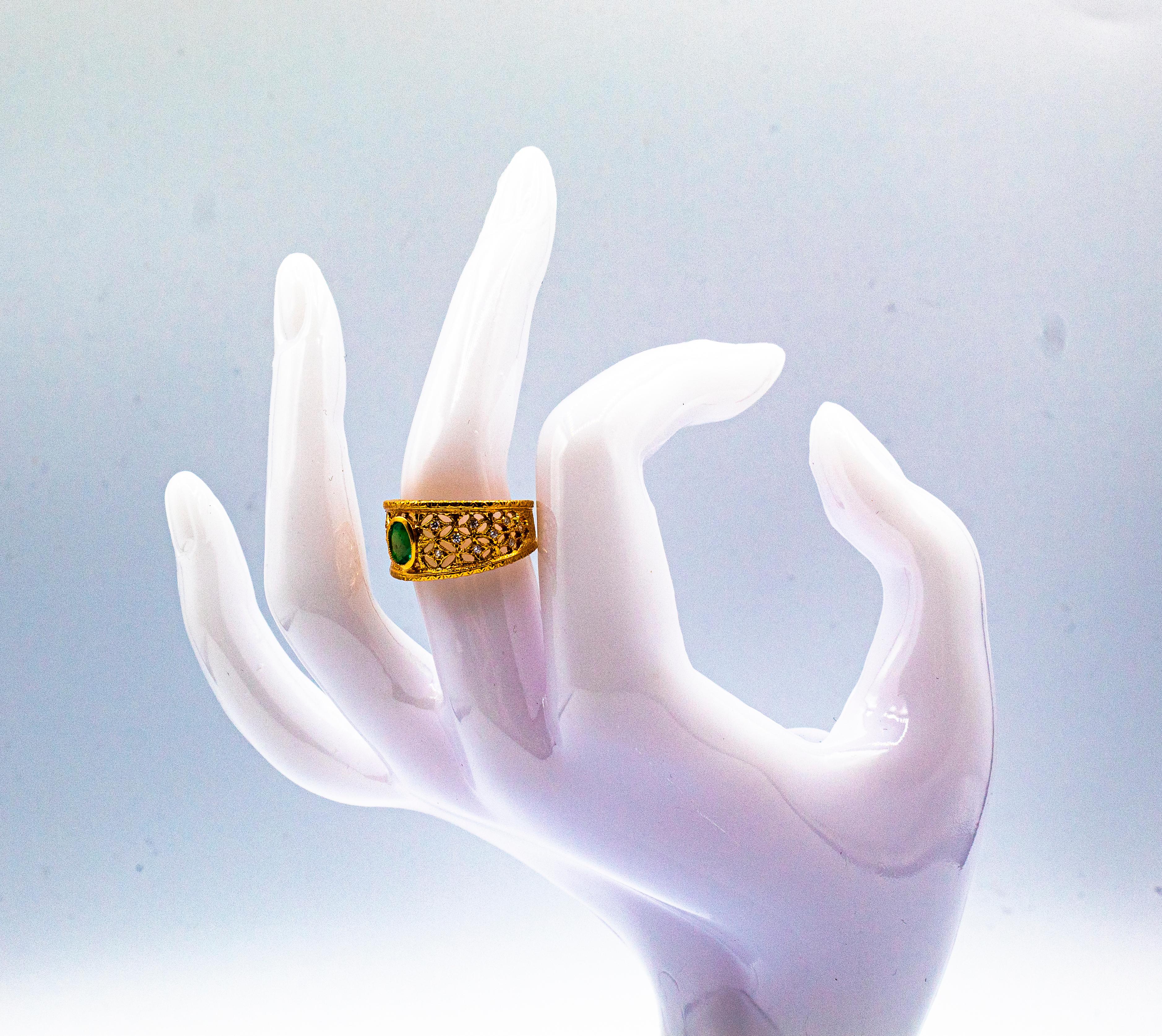 Bague cocktail en or jaune de style Art déco avec émeraude taille ovale et diamants blancs en vente 9