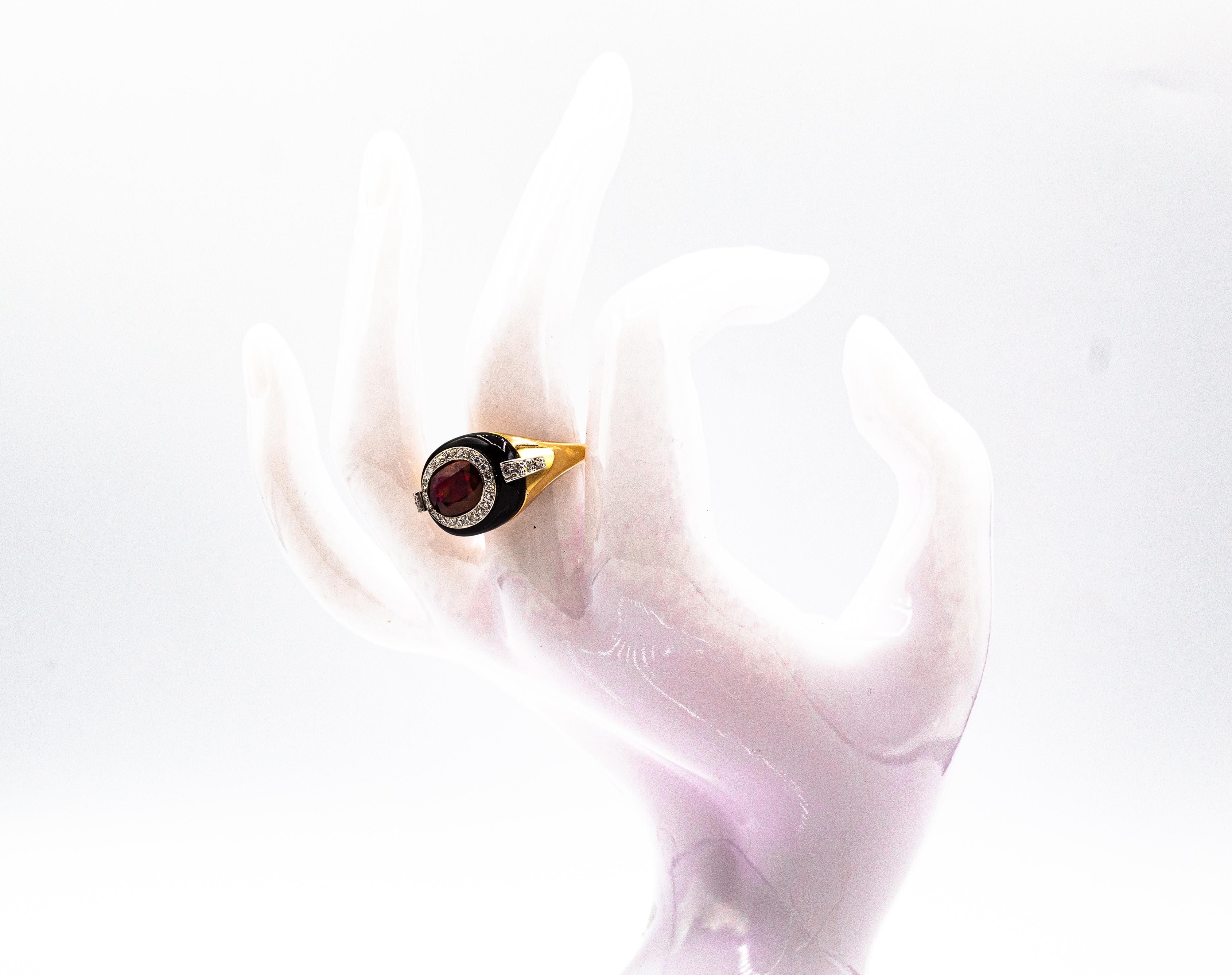 Anillo de Cóctel de Oro Amarillo con Ónix y Diamante Blanco y Rubí de Corte Ovalado Estilo Art Decó 8