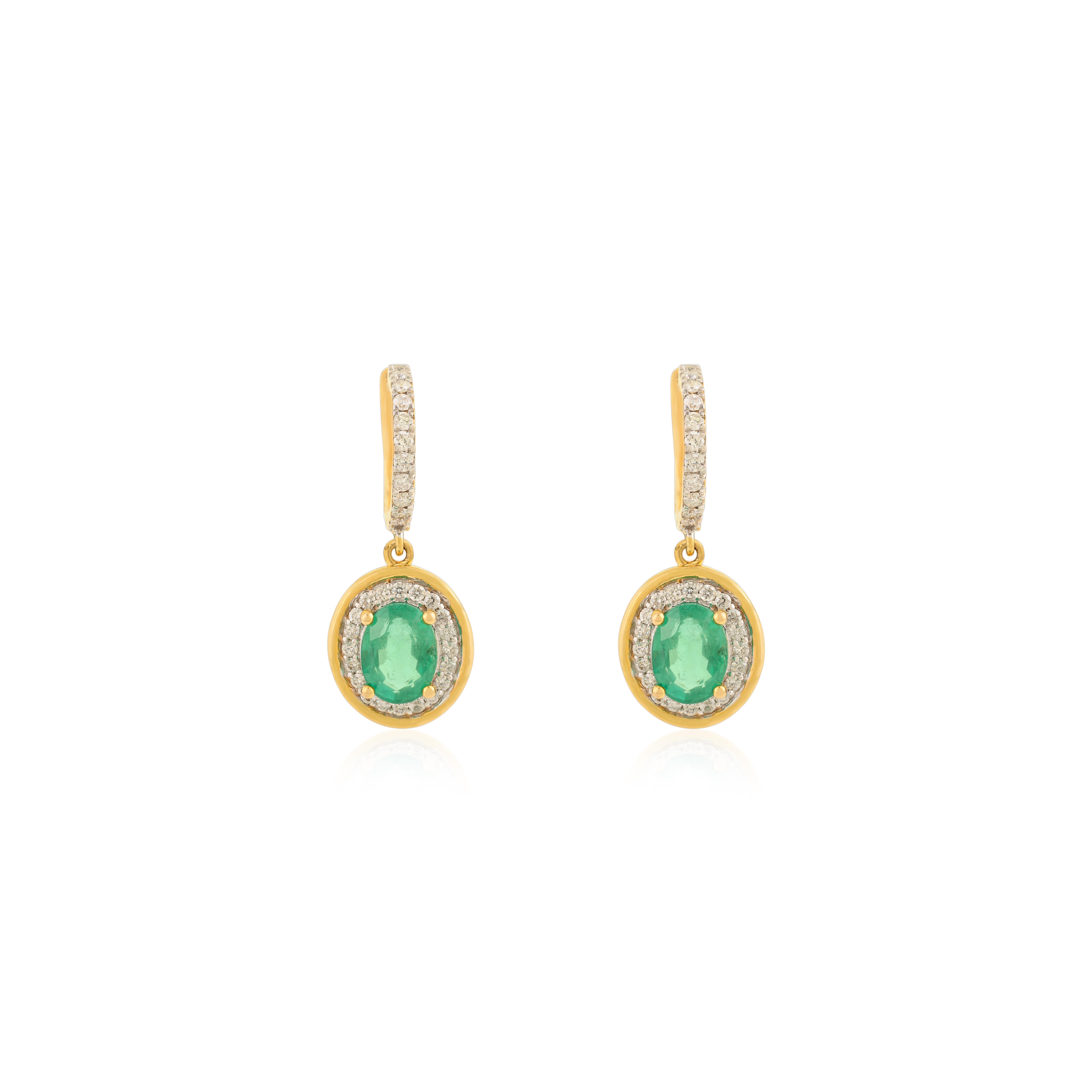 Pendientes de Gota Ovalados de Esmeralda y Diamante en Oro Amarillo de 14k Estilo Art Decó en venta 3