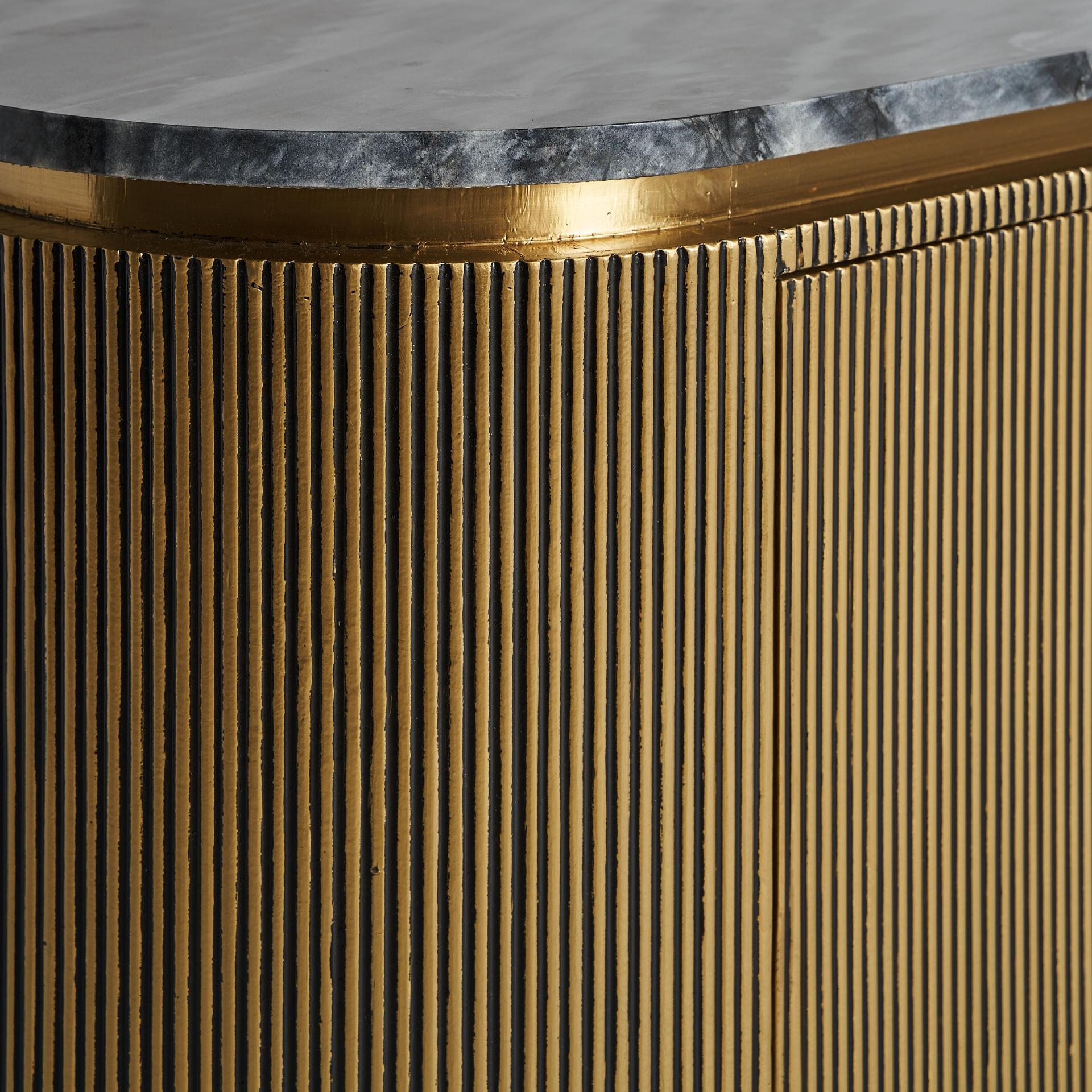 Ovales Sideboard aus Marmor und vergoldetem Metall im Art-déco-Stil (21. Jahrhundert und zeitgenössisch) im Angebot