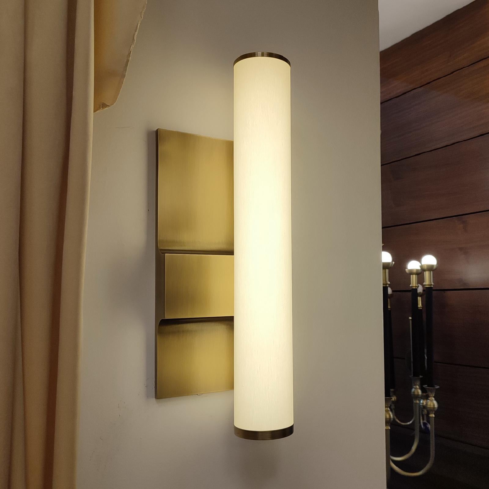 Pareja de apliques de latón estilo art déco Europeo en venta