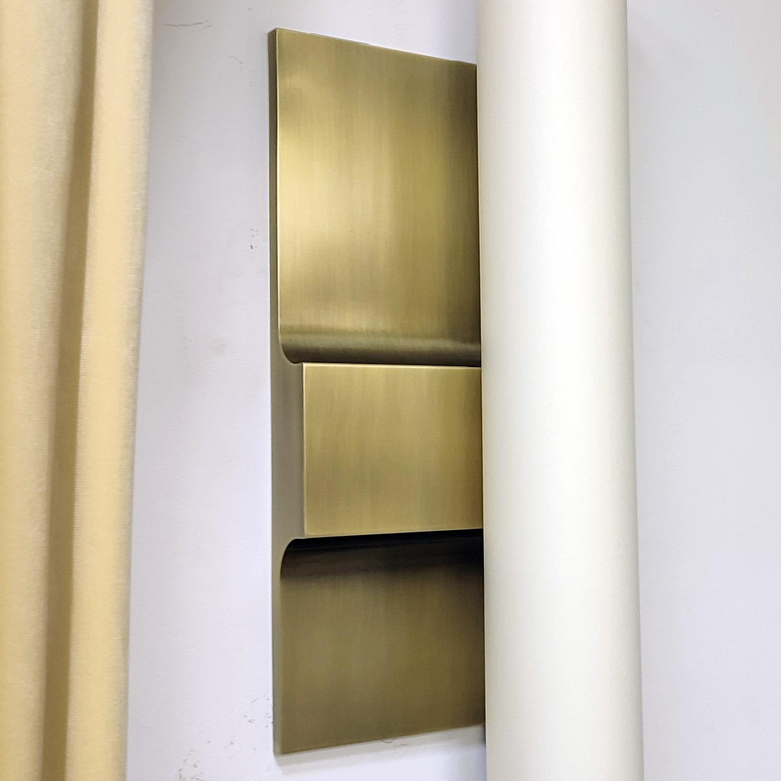 Pareja de apliques de latón estilo art déco Latón en venta