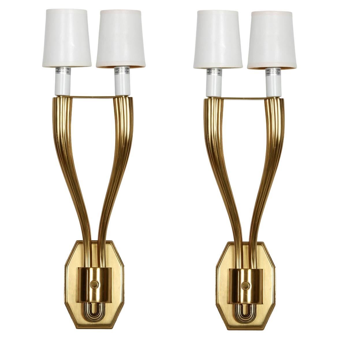 Paire d
appliques à double bras de lumière dorée de style Art Déco en vente