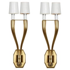 Coppia di lampade a doppio braccio dorate in stile Art Deco