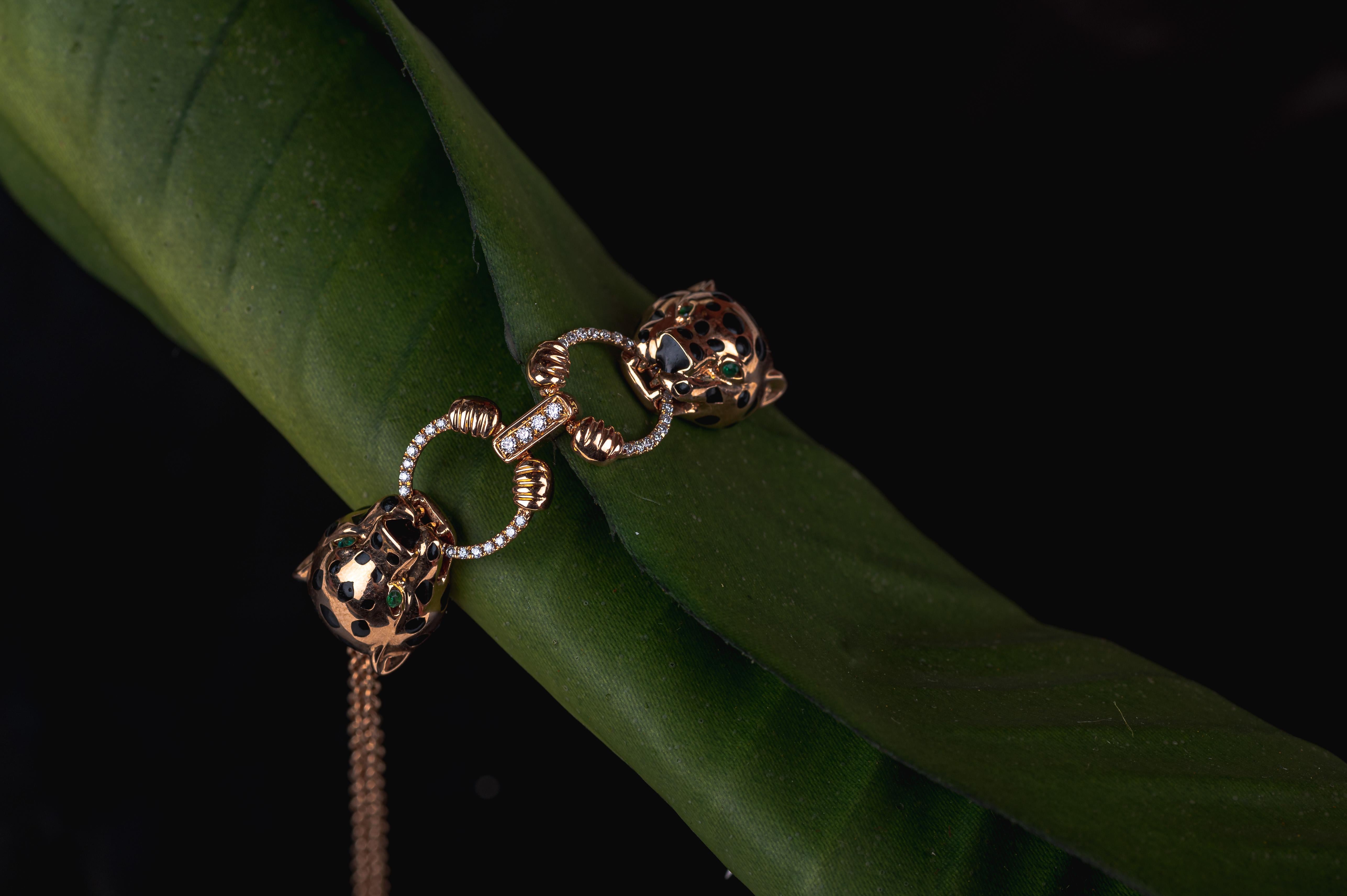 Bracelet à maillons panthère de style Art déco en or rose 18 carats avec émeraudes et diamants en vente 1