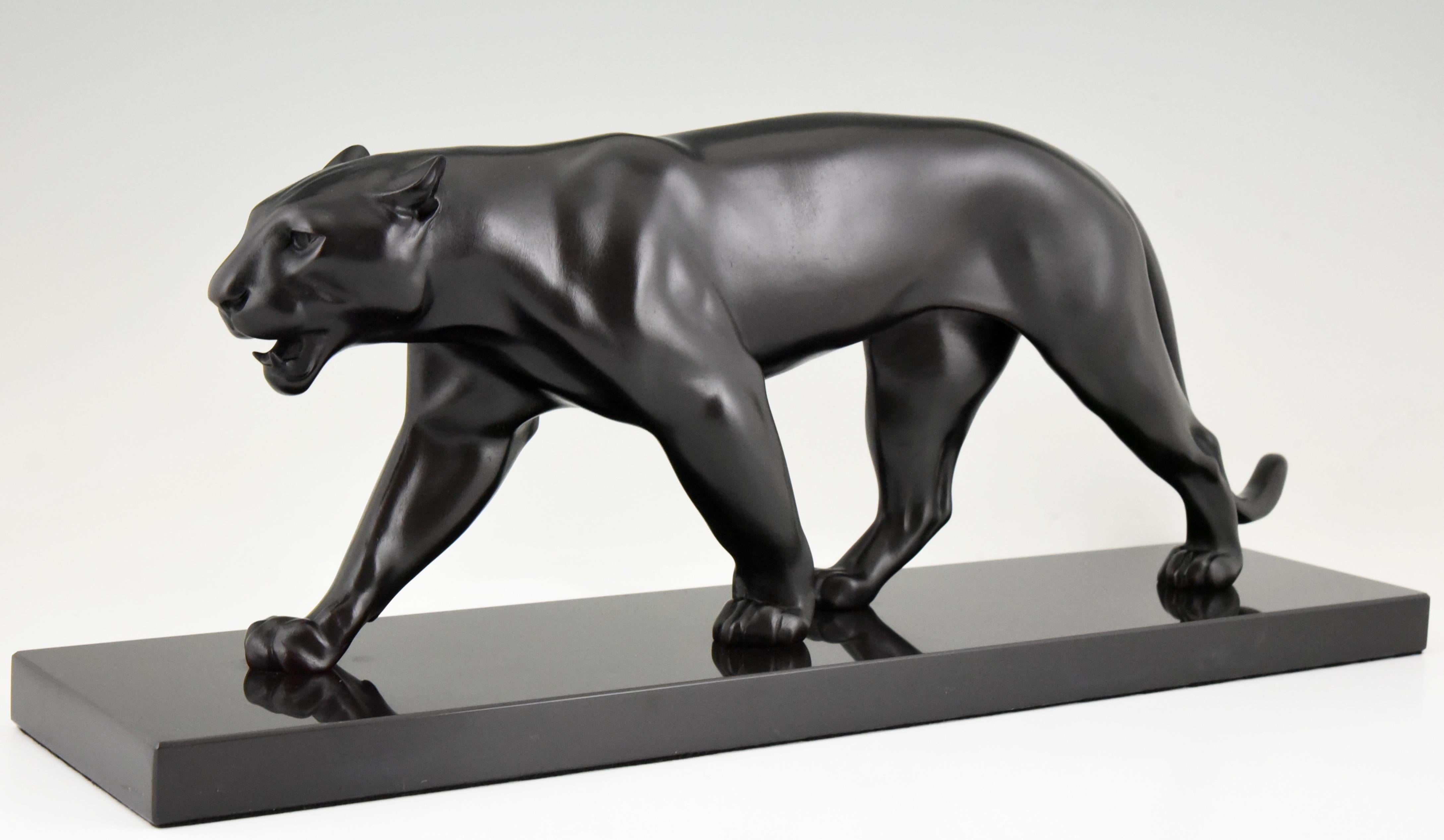 Patinato Scultura di pantera Baghera in stile Art Déco di Max Le Verrier, Francia in vendita