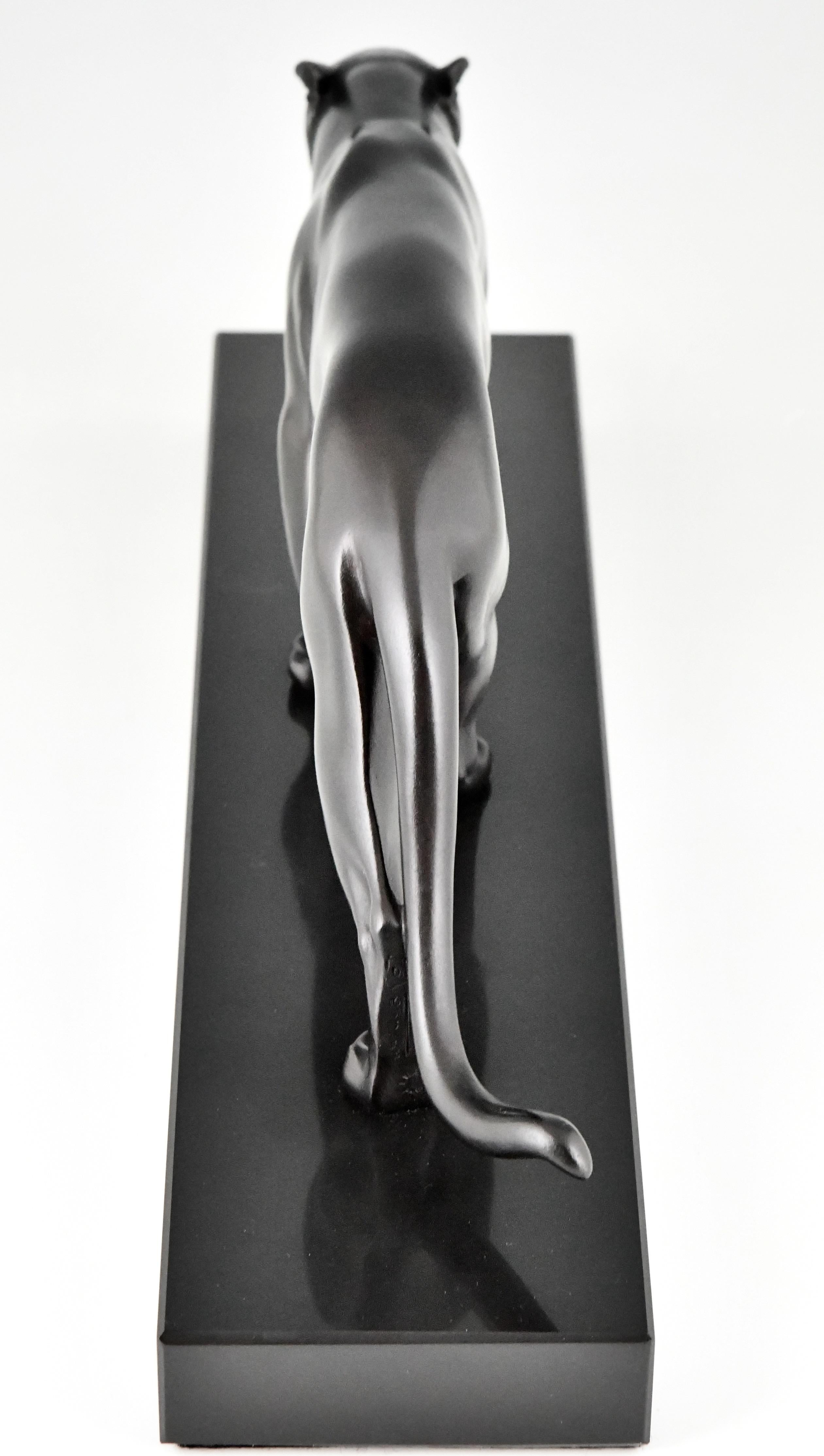 XXIe siècle et contemporain Sculpture de panthère OUGANDA de style Art Déco par Max Le Verrier, France en vente