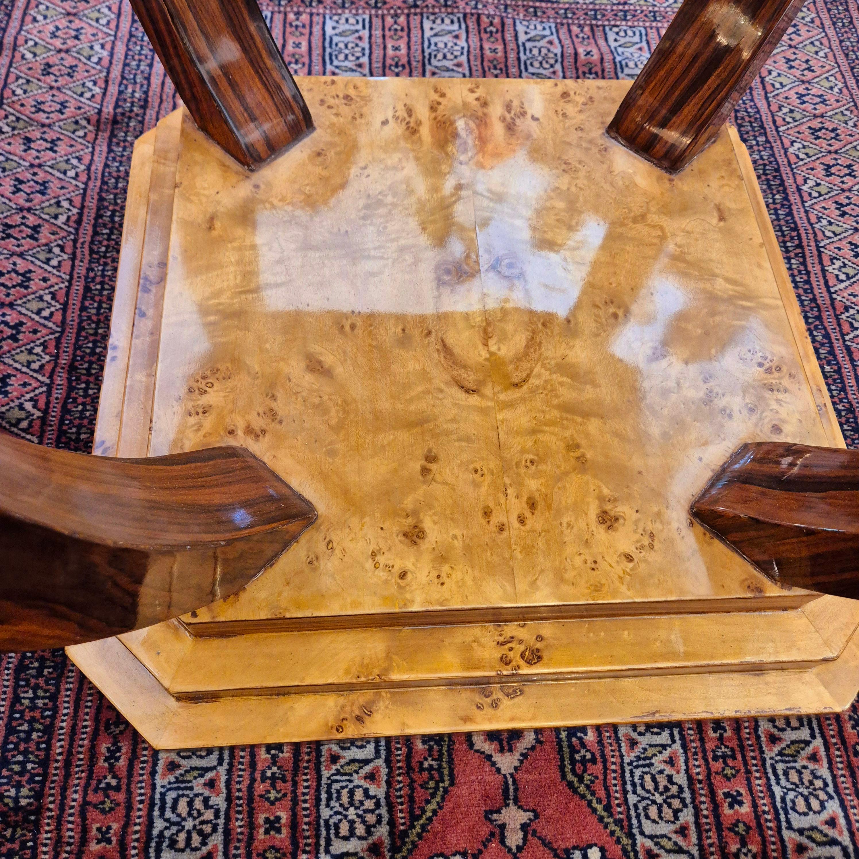 Art Deco style pedestal table with wooden marquetry, circa 1980 Olmo en venta