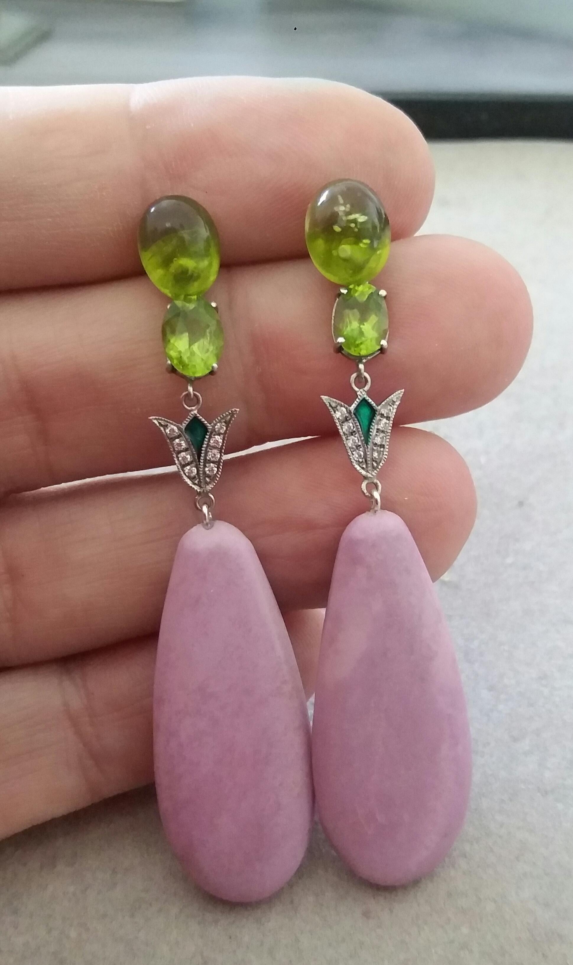Orecchini a goccia in stile Art Deco con peridoto e fosfosiderite, oro e diamanti e smalto verde In condizioni buone in vendita a Bangkok, TH