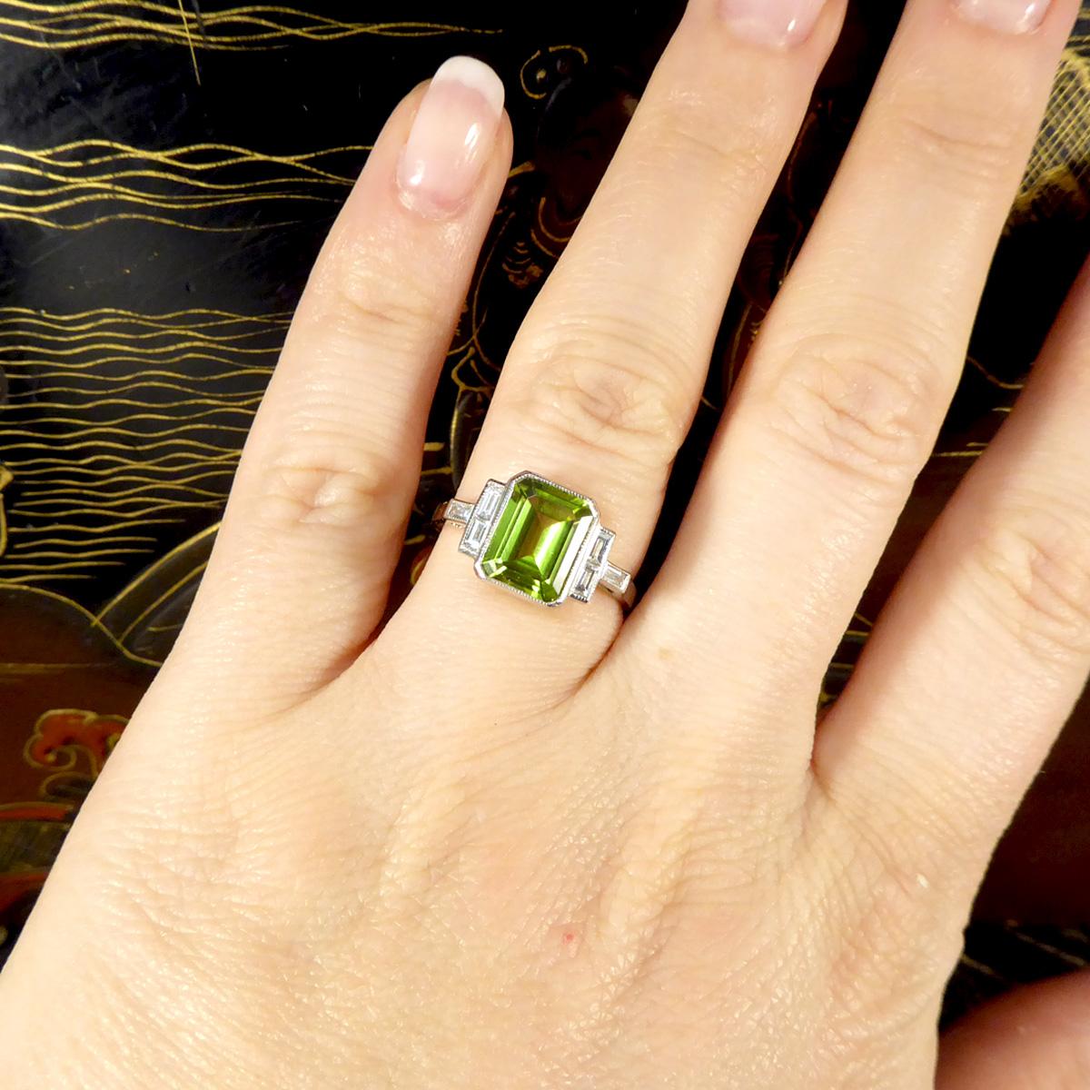 Art Deco Style Peridot Ring with Diamond Set Shoulder in Platinum In Excellent Condition For Sale In Yorkshire, West Yorkshire