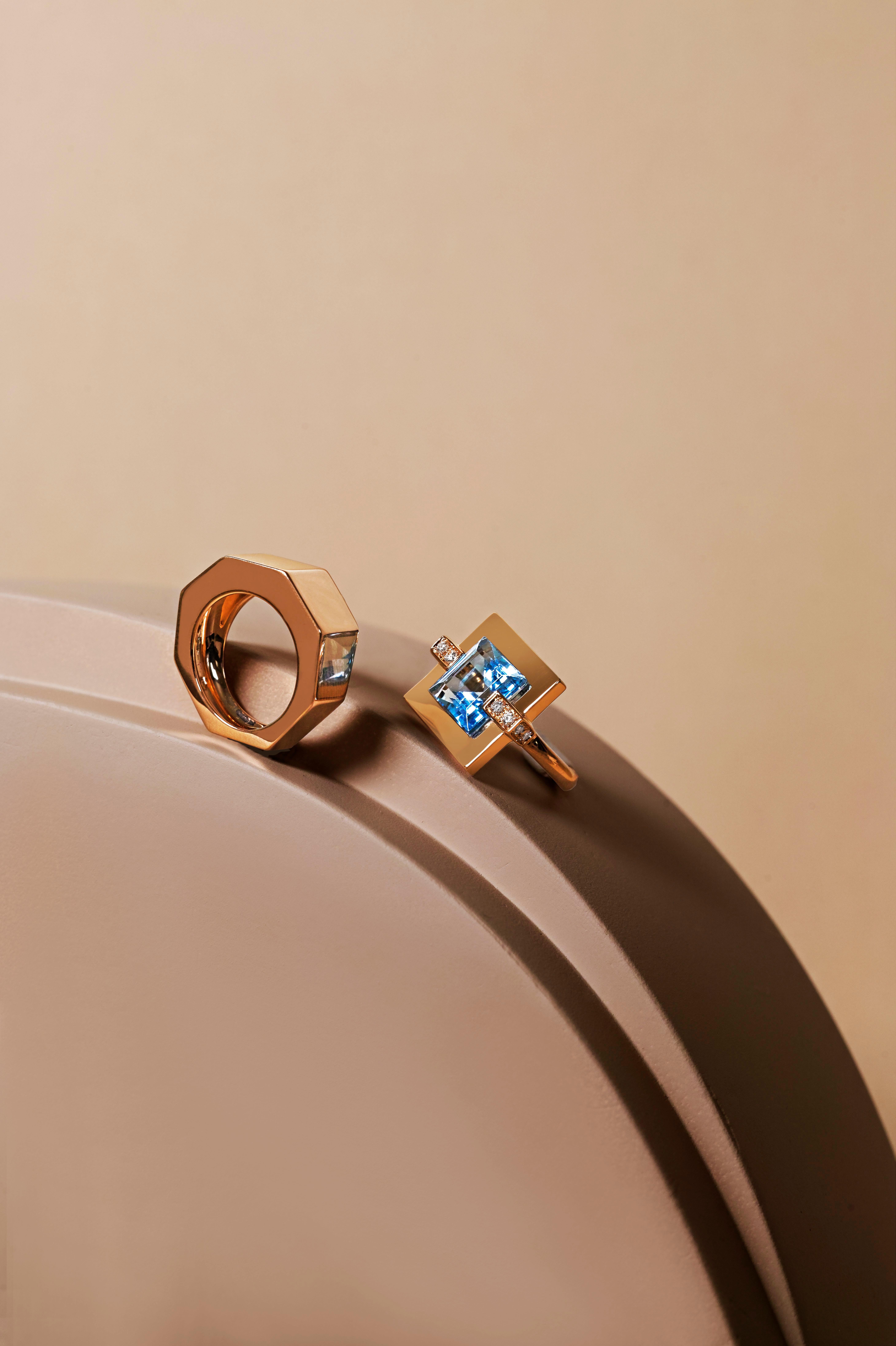 Art Deco Stil Personalisierter 18 Karat Gold Unisex-Ring mit modernem Design im Art déco-Stil im Angebot 8