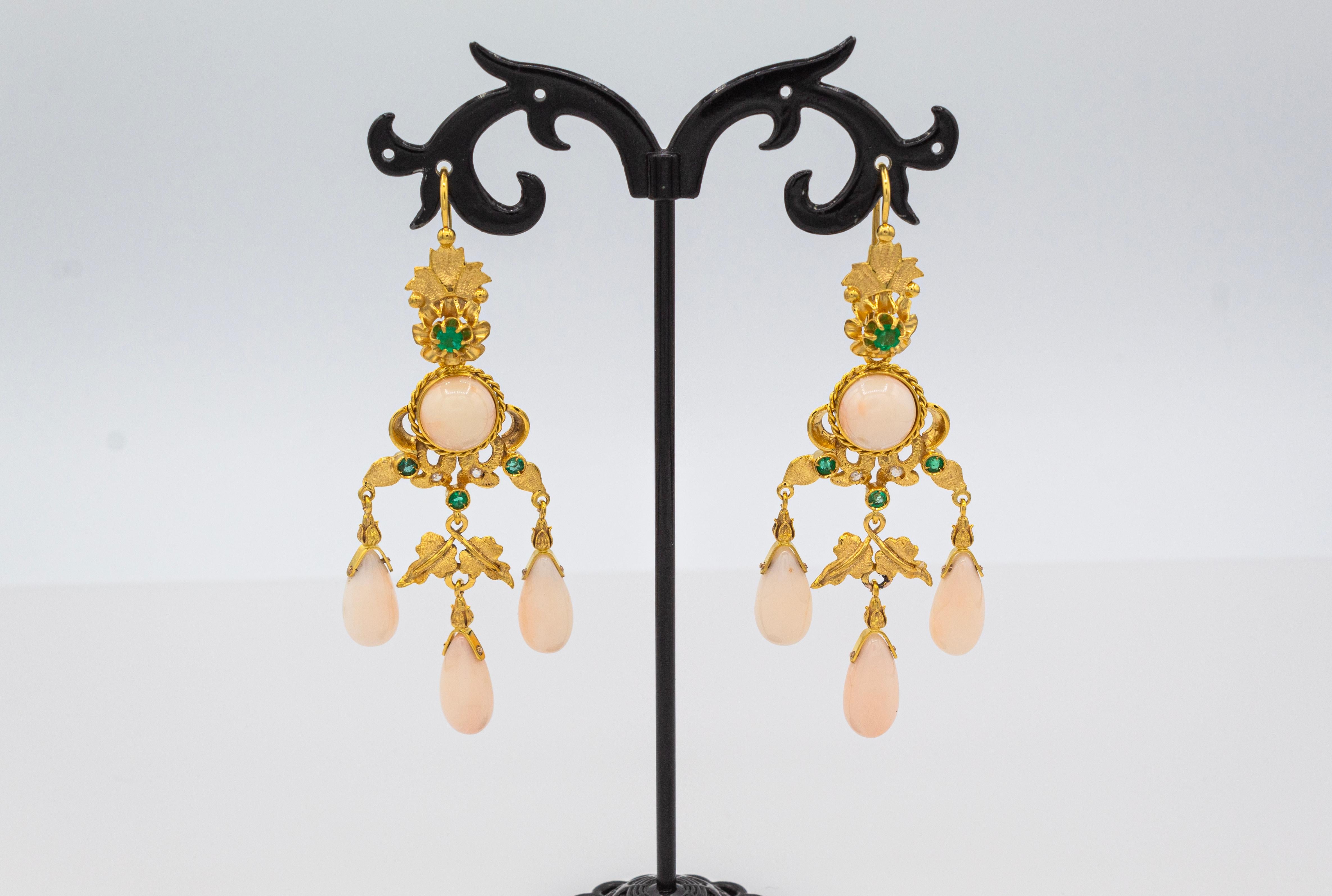 For any problems related to some materials contained in the items that do not allow shipping, please contact the seller with a private message to solve the problem.
We can ship every piece of our 1stdibs catalog worldwide.

These Earrings are made