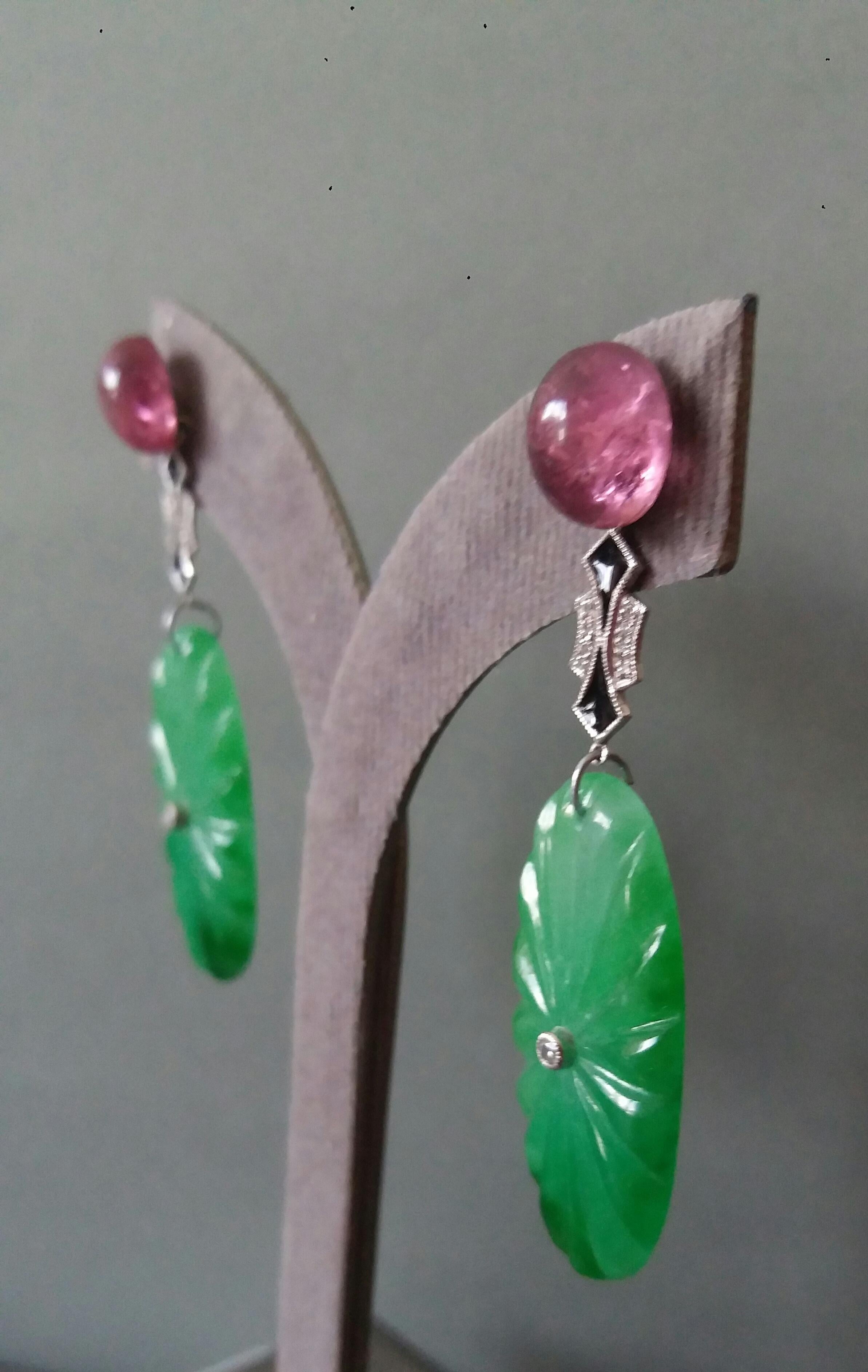 Art Deco Stil Rosa Turmalin Gold Diamanten Emaille gravierte Jade Tropfenohrringe im Angebot 4