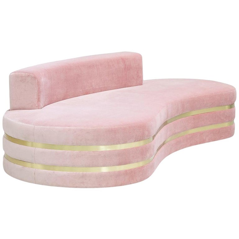 Modern Art Deco Pink Velvet and Brass Curved Tokyo Sofa Handcrafted and Custom For Sale