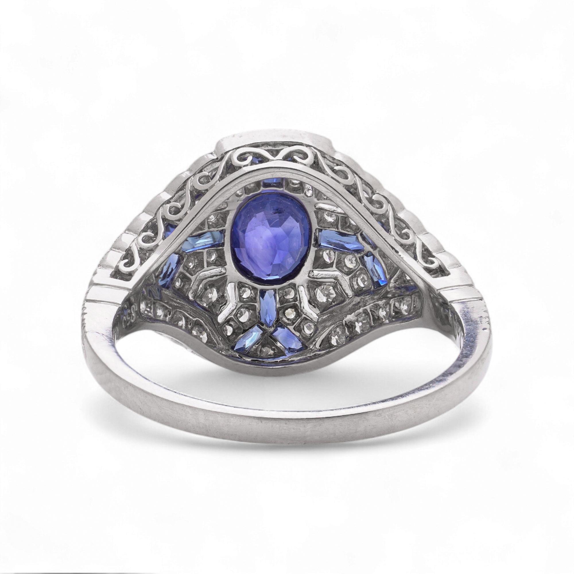 da uomo o donna Stile Art Deco in platino da 0,74 carati. Anello con zaffiro e diamante in vendita