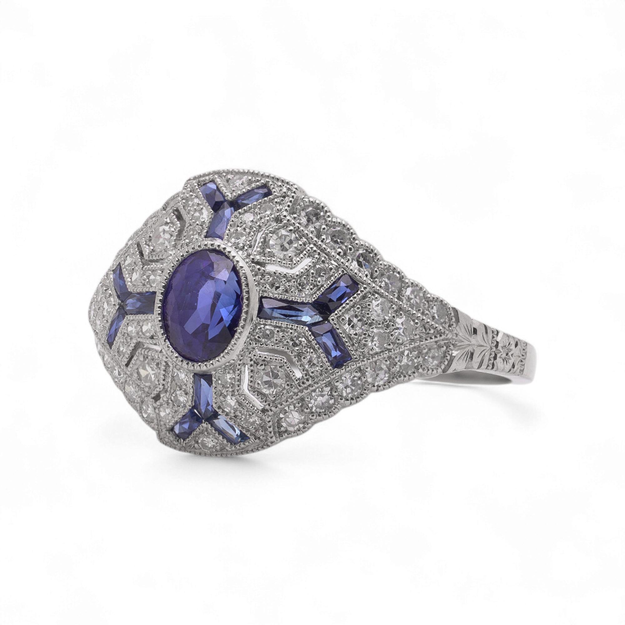 Stile Art Deco in platino da 0,74 carati. Anello con zaffiro e diamante in vendita 1