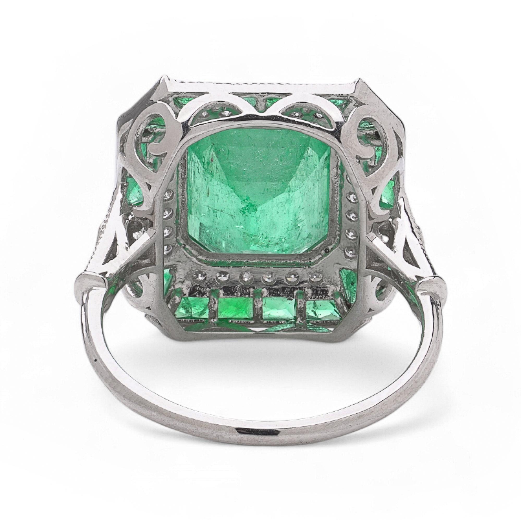 Art Deco Stil Platin 3,76 ct. Smaragd und Diamantring (Smaragdschliff) im Angebot