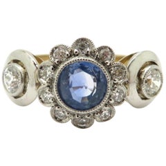 Ring im Art-Déco-Stil aus Platin und 18 Karat zweifarbigem Blumensaphir und Diamant