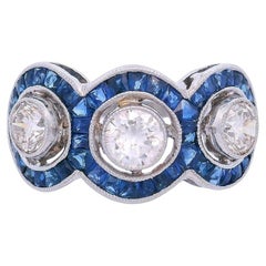 Anillo de Cóctel de Platino Estilo Art Déco con Zafiros Azules y Diamantes de 2,57 CTW