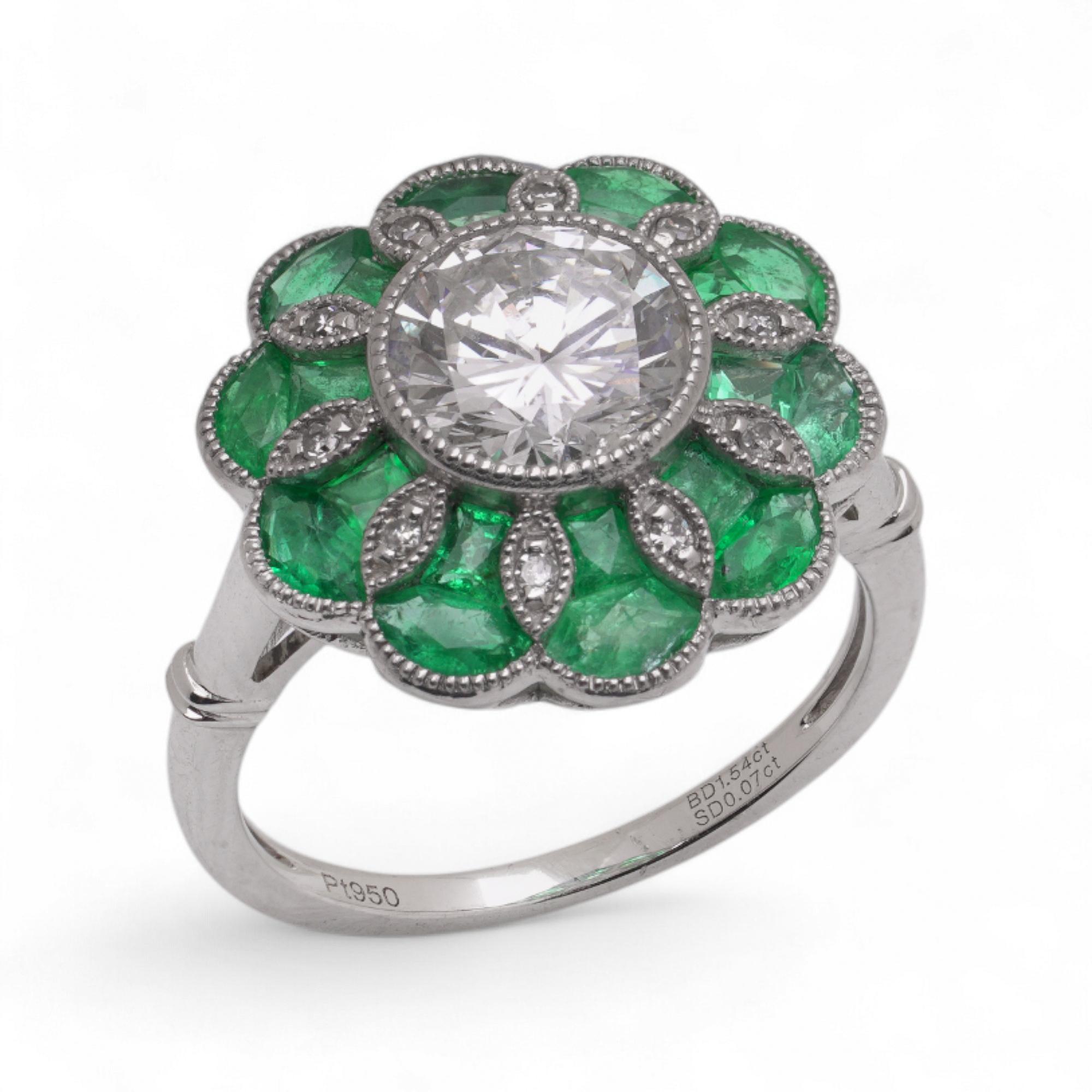 Art Deco Stil Platin Diamant und Smaragd Cluster Ring, 1,54 ct. Zentraler Stein im Angebot 4