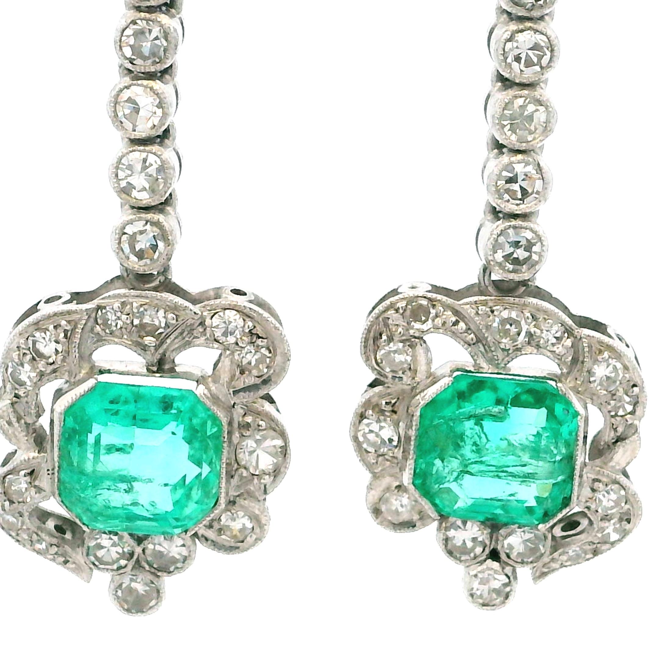 Boucles d'oreilles pendantes en platine de style Art Déco avec émeraudes de Colombie (5 ct) et diamant en vente 3