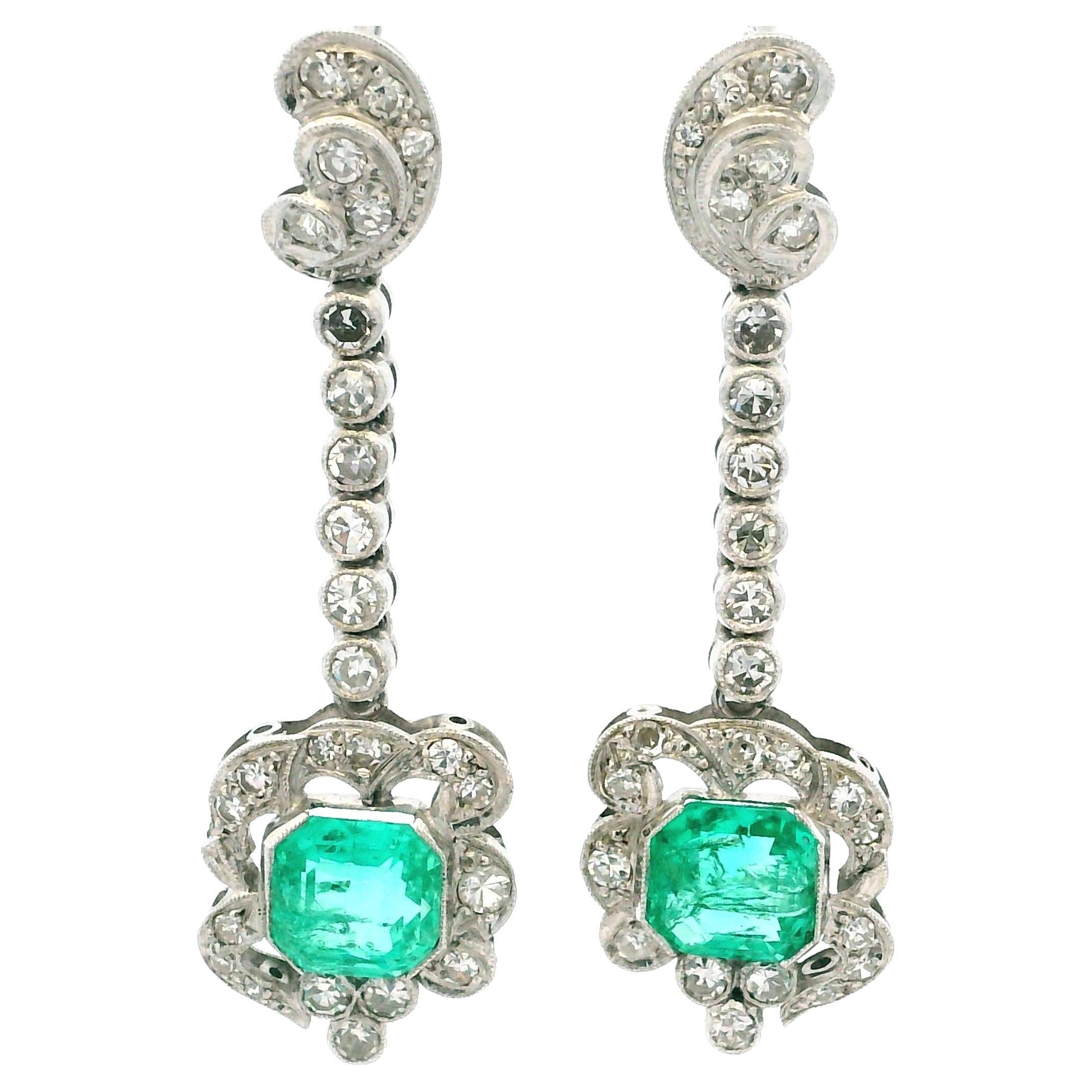 Art Deco Stil Platin Tropfenohrringe mit kolumbianischen Smaragden (5 ct) und Diamant