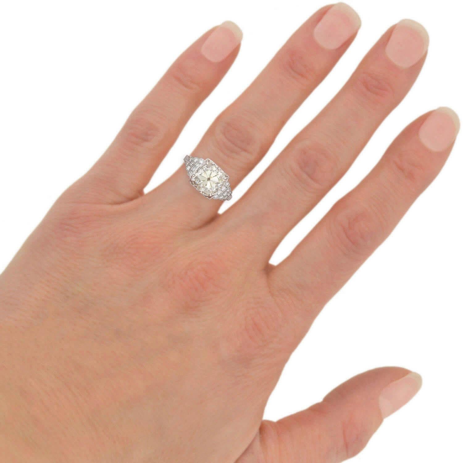 da uomo o donna Anello di fidanzamento in platino stile Art Deco con diamanti taglio Old Mine 5,63 carati al centro in vendita