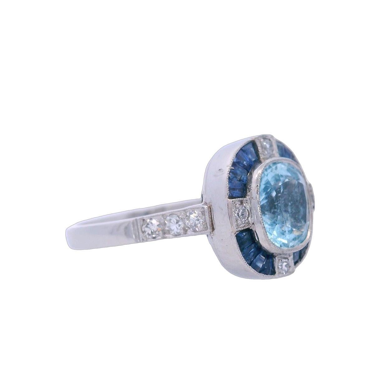 Bague de style Art déco avec aigue-marine, saphirs bleus et diamants Unisexe en vente