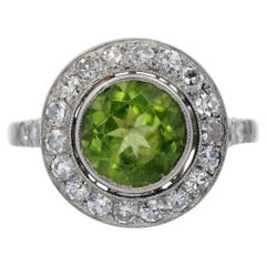 Platinring im Art-déco-Stil mit Peridot und Diamanten