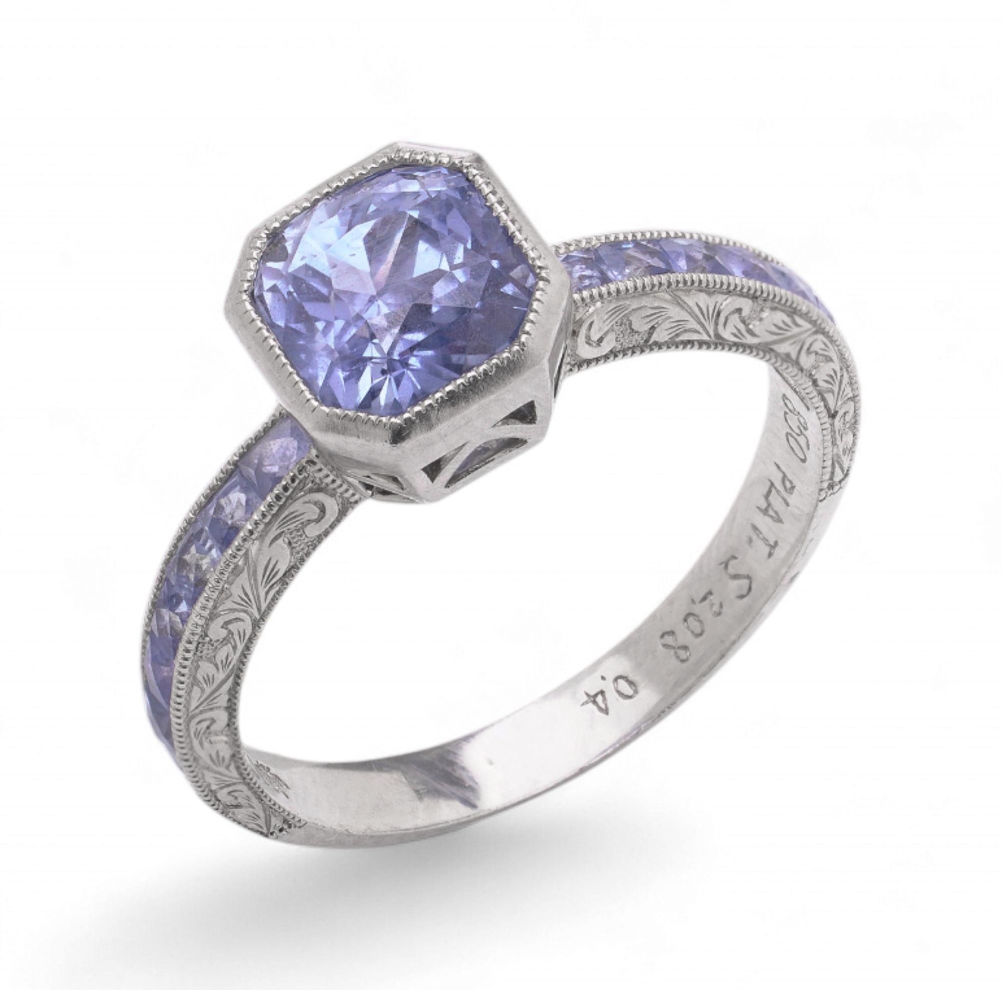 Bague saphir en platine de style Art déco, 2,08 ct. A Stone en vente 3