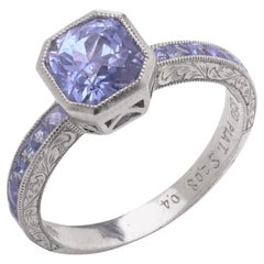 Bague saphir en platine de style Art déco, 2,08 ct. A Stone