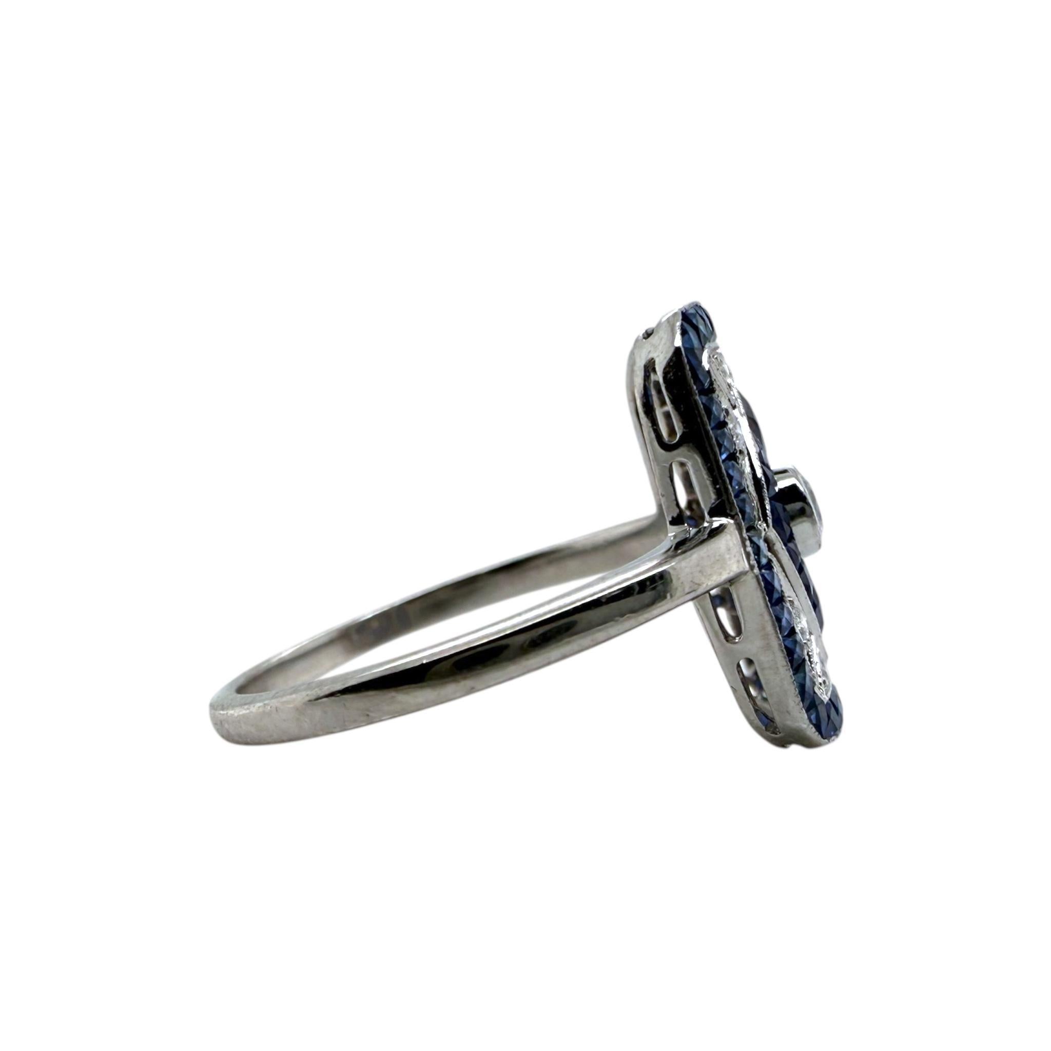 Anillo de Cóctel de Diamantes y Zafiros Reproducción Estilo Art Déco en venta 2