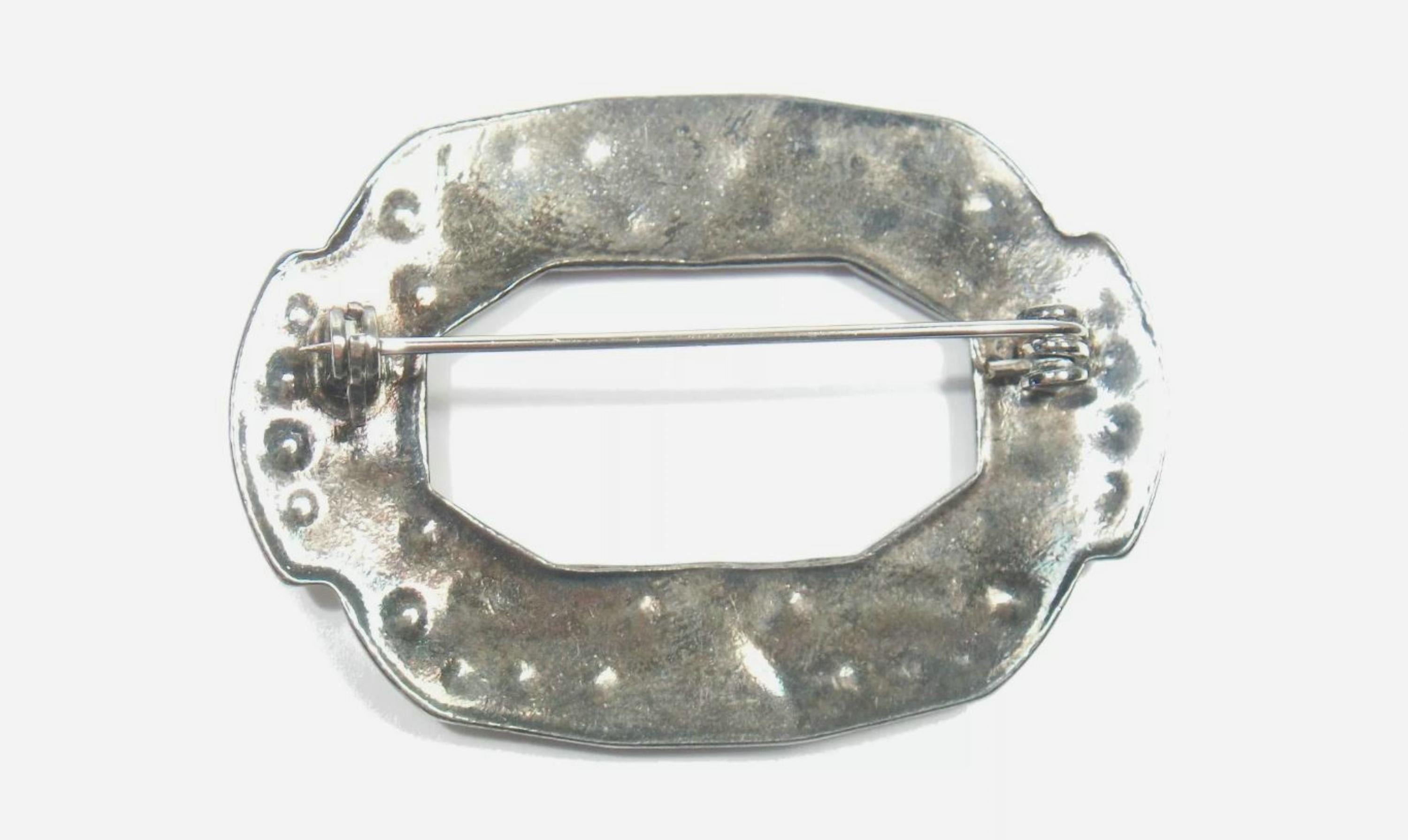 Broche/épingle en strass et émail de style Art Déco - Non signée - Milieu du 20e siècle en vente 3