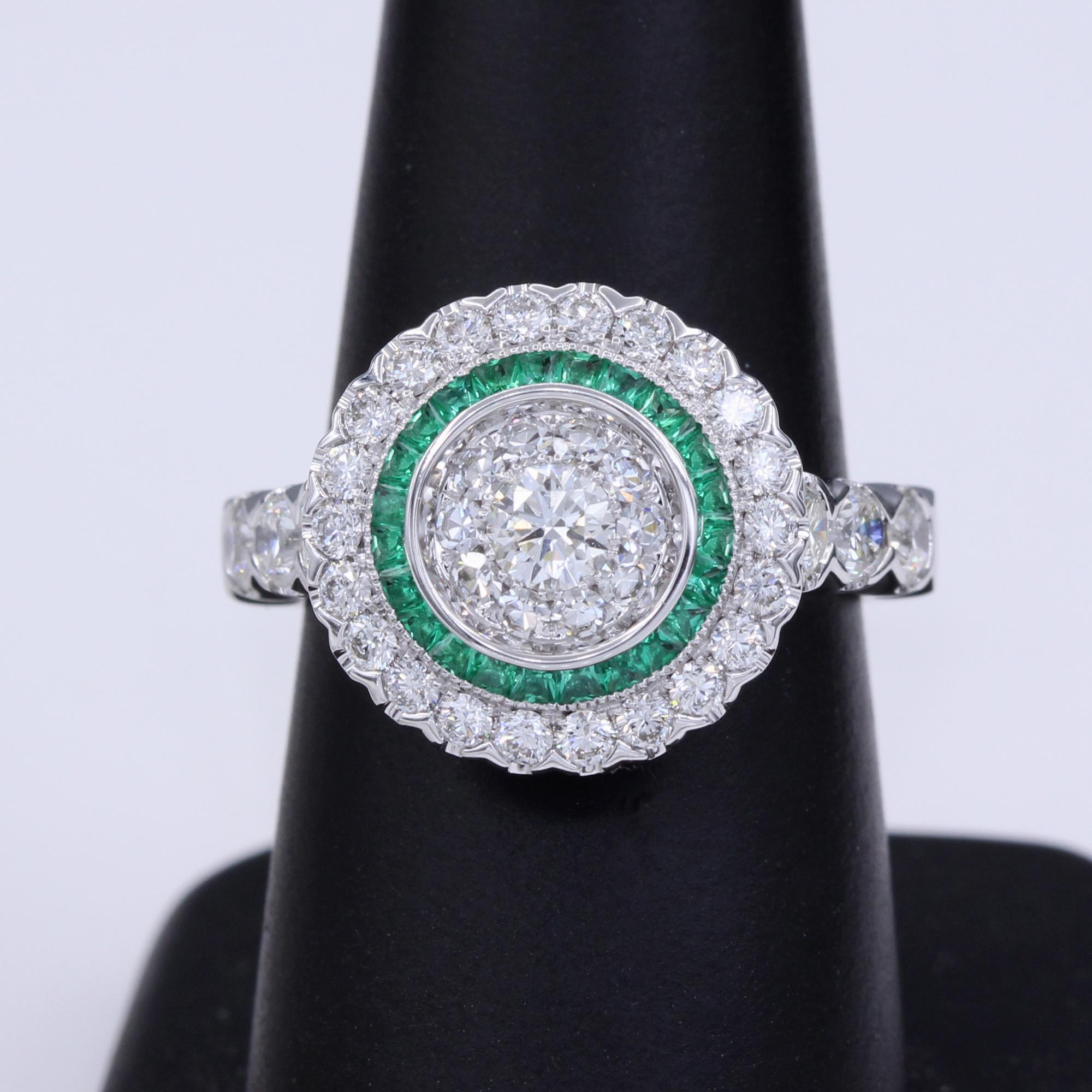 Art Deco Style Ring 18 Karat White Gold Diamonds and Green Emerald Art Deco Ring For Sale 5