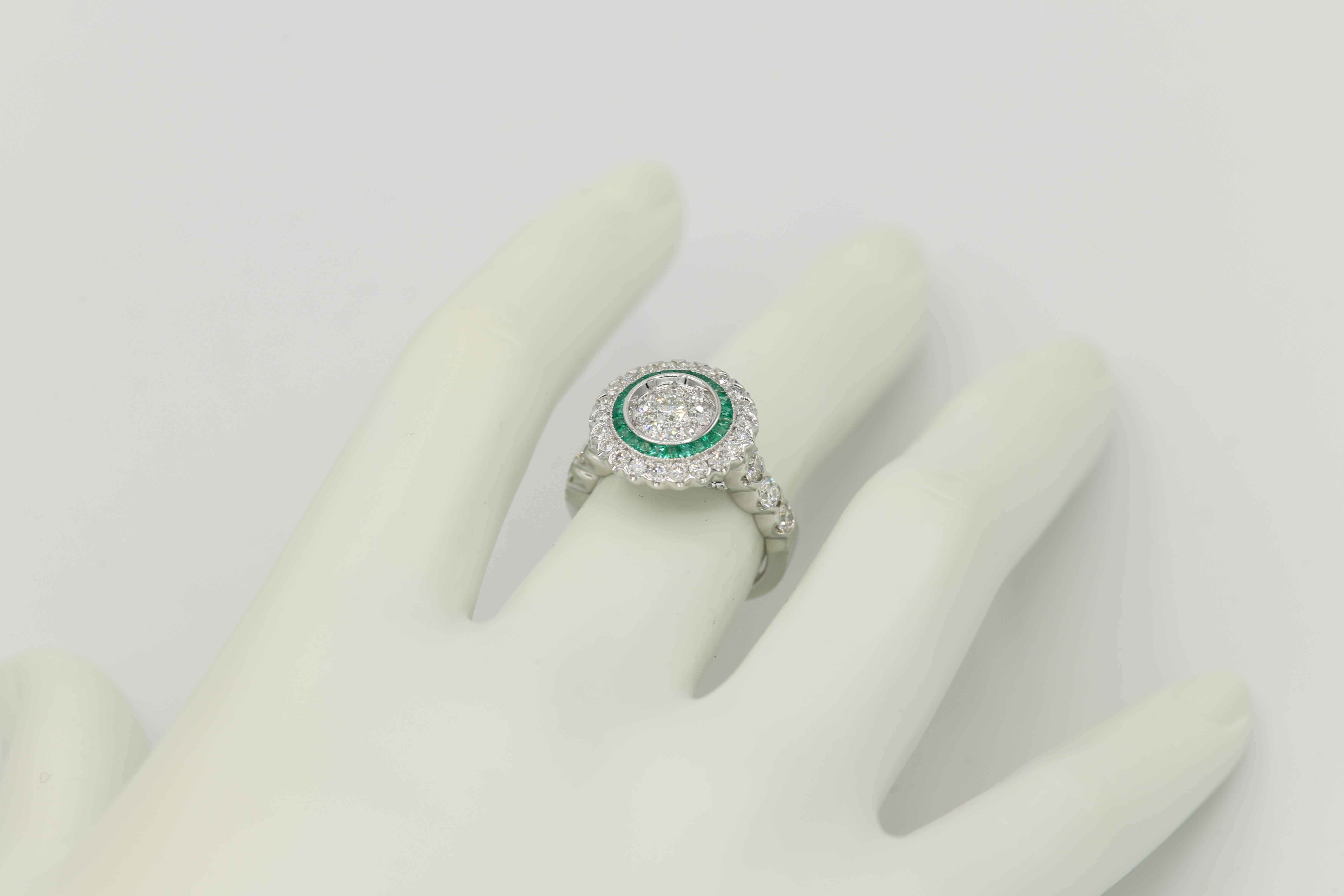 Women's Art Deco Style Ring 18 Karat White Gold Diamonds and Green Emerald Art Deco Ring For Sale