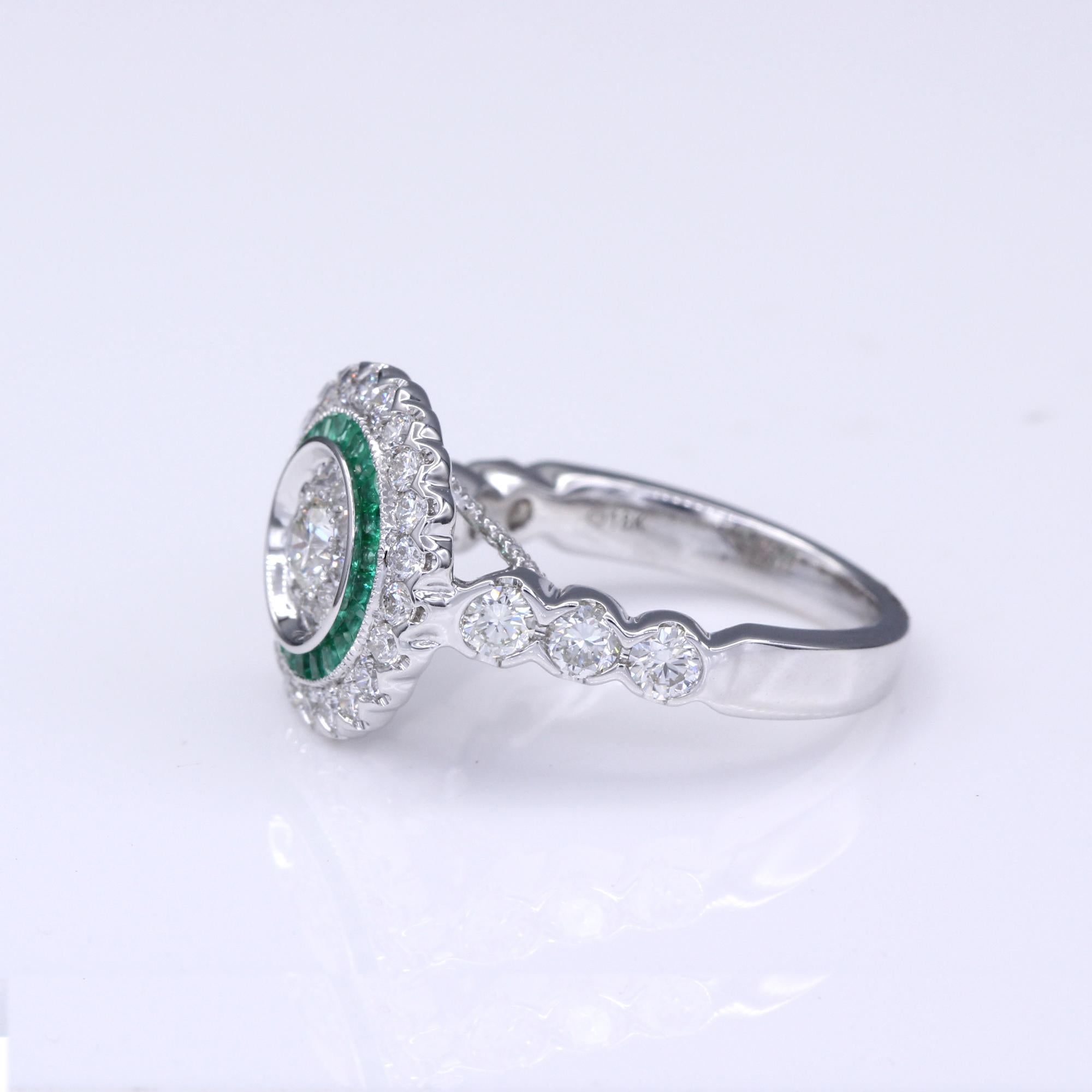 Art Deco Style Ring 18 Karat White Gold Diamonds and Green Emerald Art Deco Ring For Sale 3